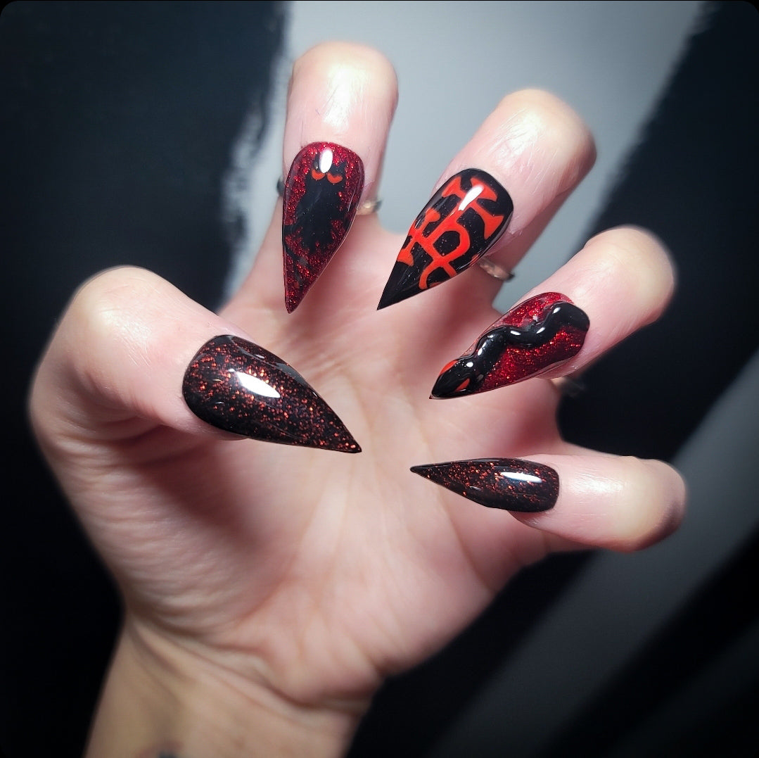 Lilith (Glow in the Dark) Press on Nail Set
