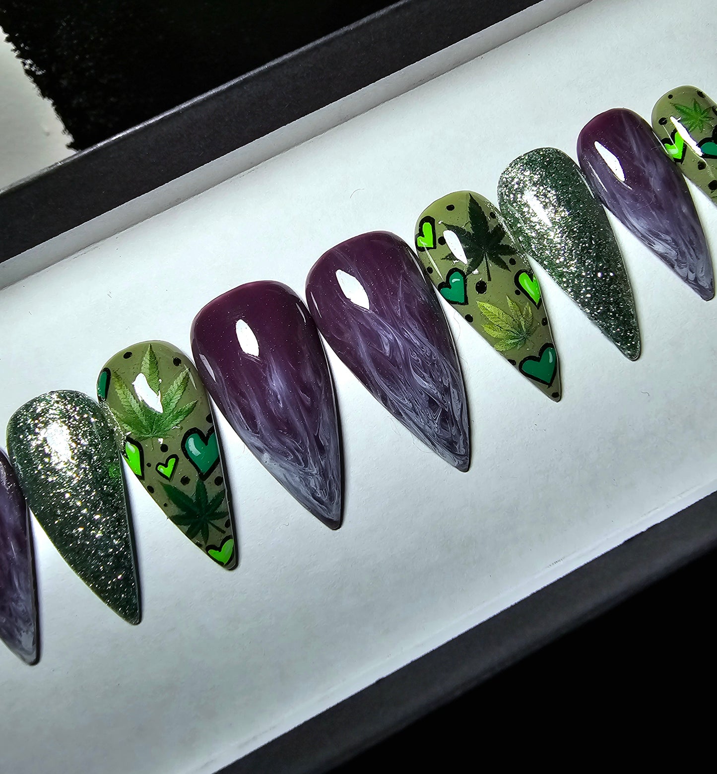 Happy Daze Press on Nail Set