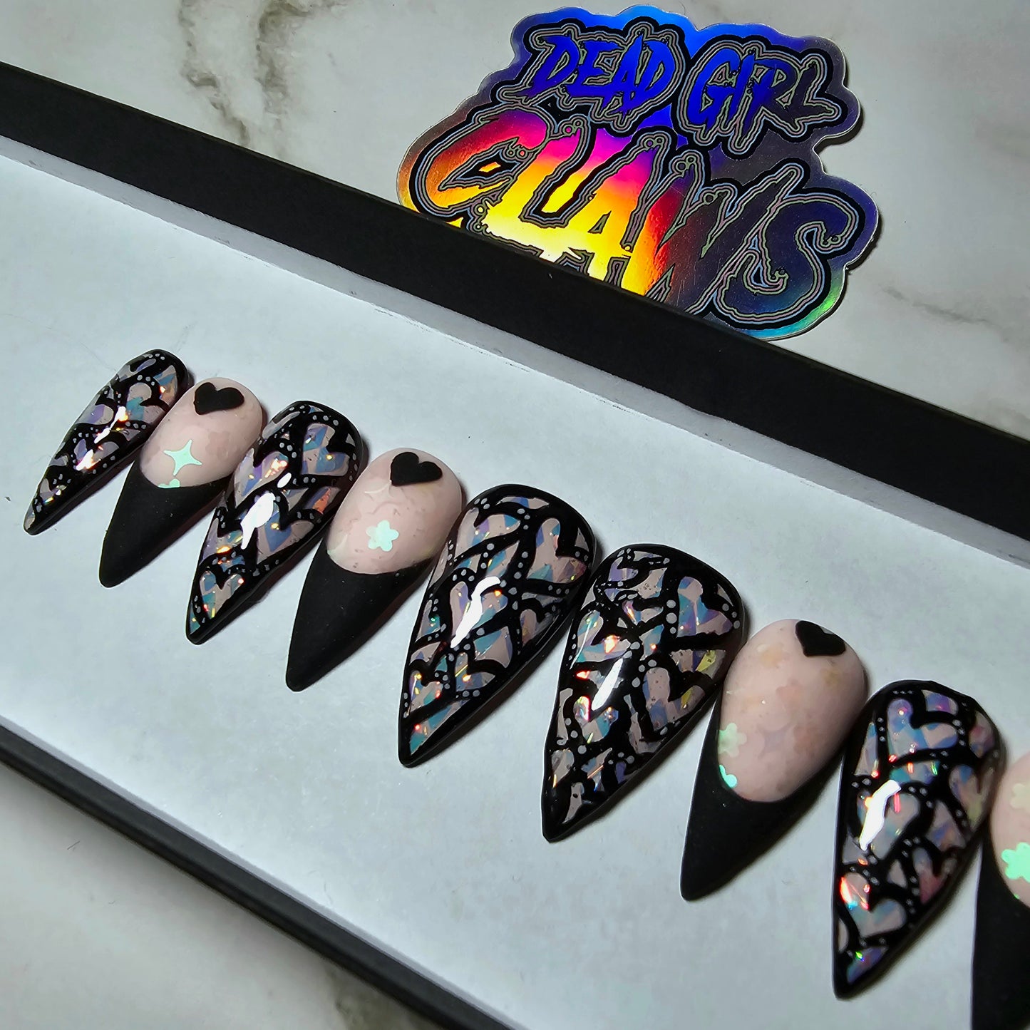 Gentle Heart Press on Nail Set