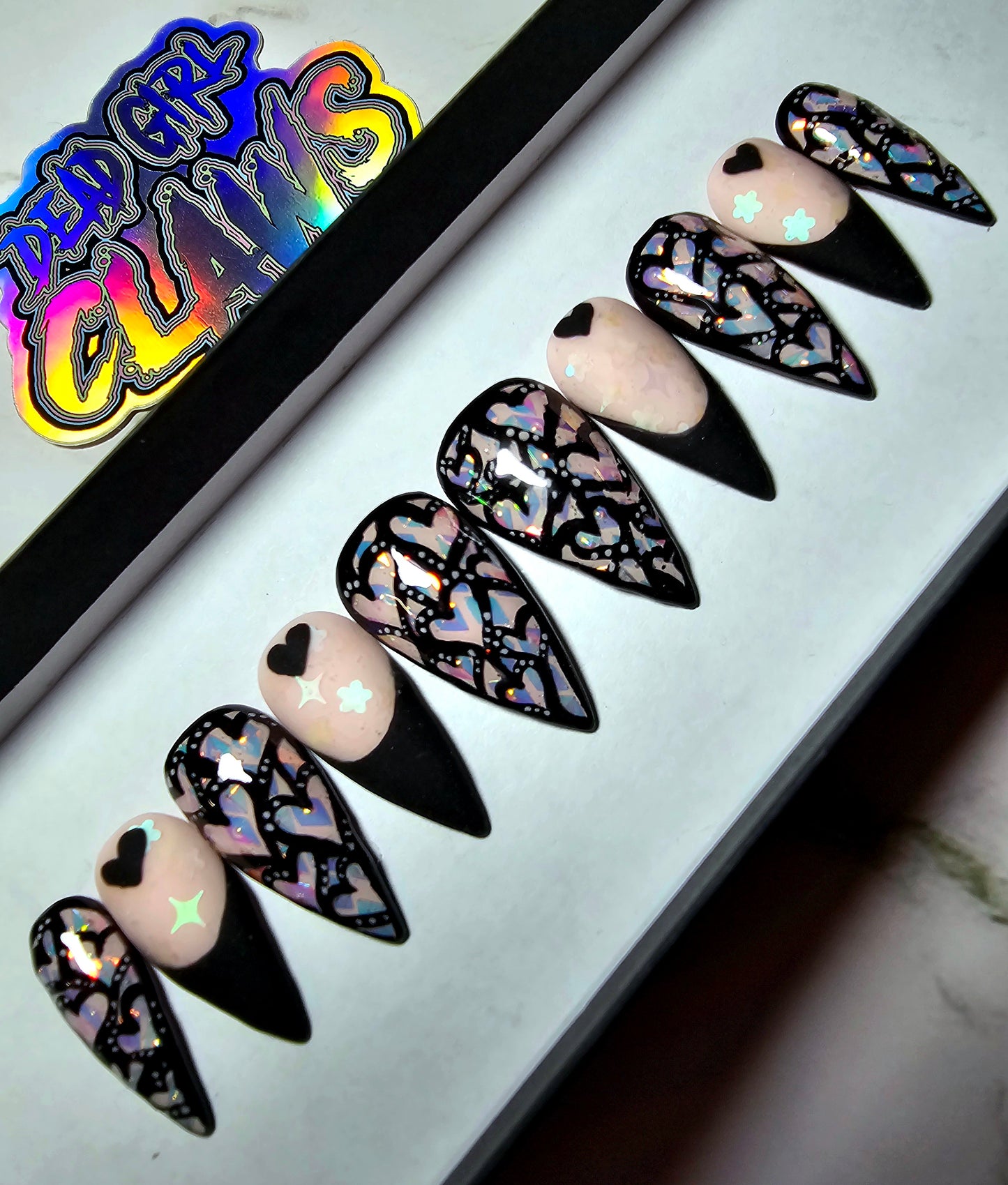 Gentle Heart Press on Nail Set