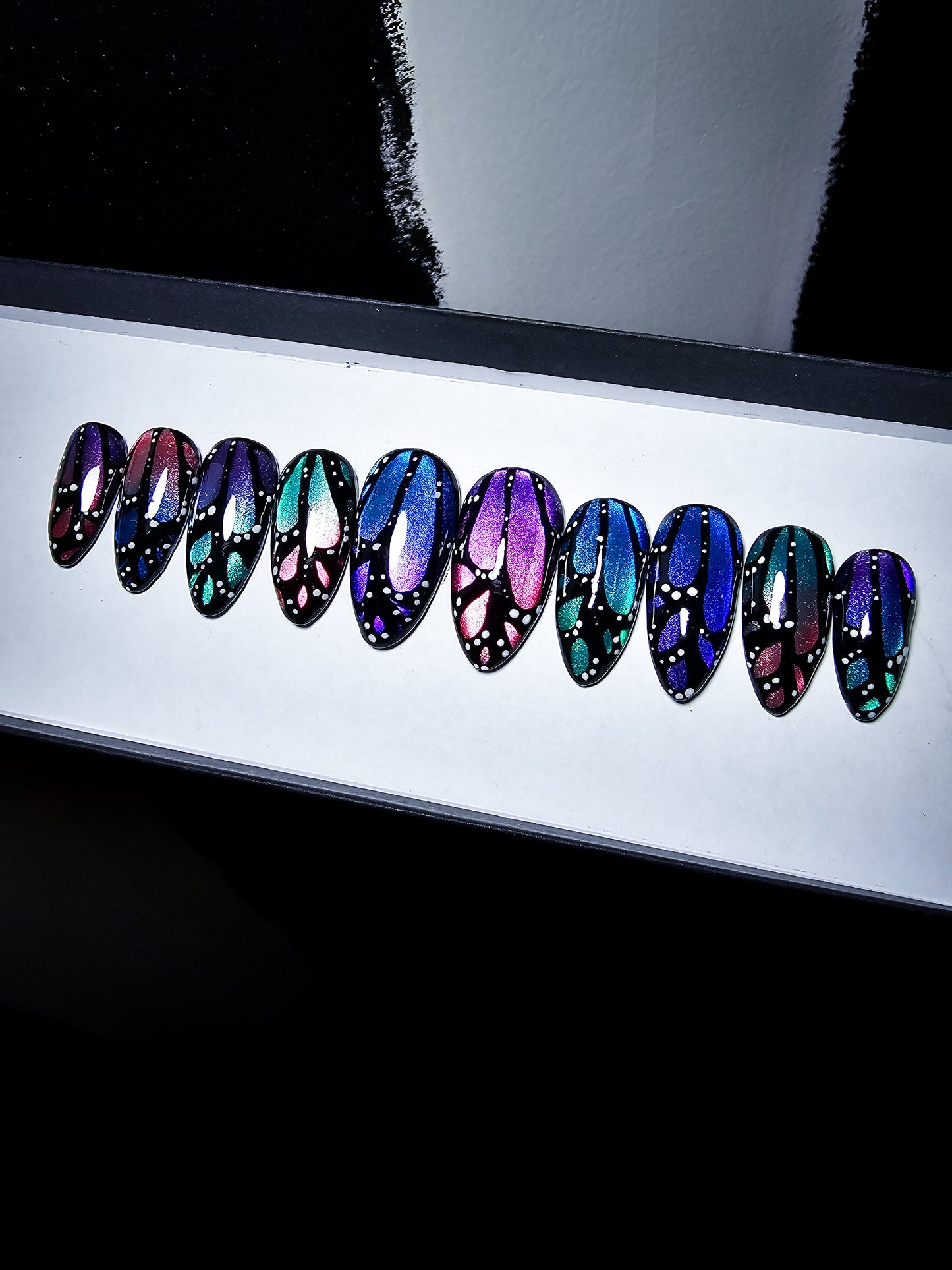Flutterby Press On Nail Set