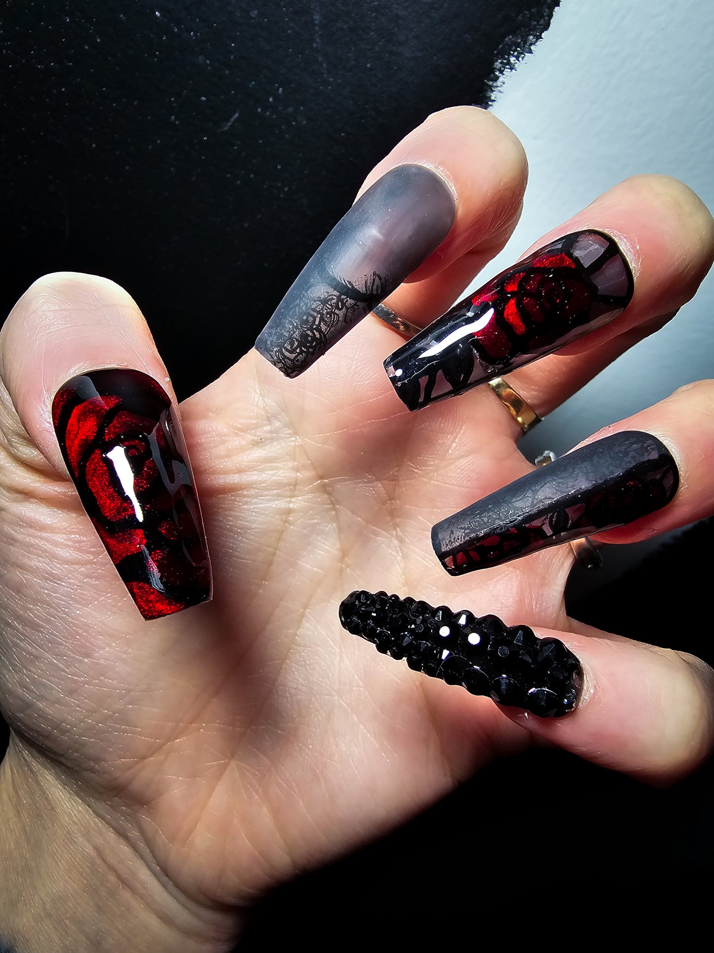 Gothic Rose Press on Nail Set