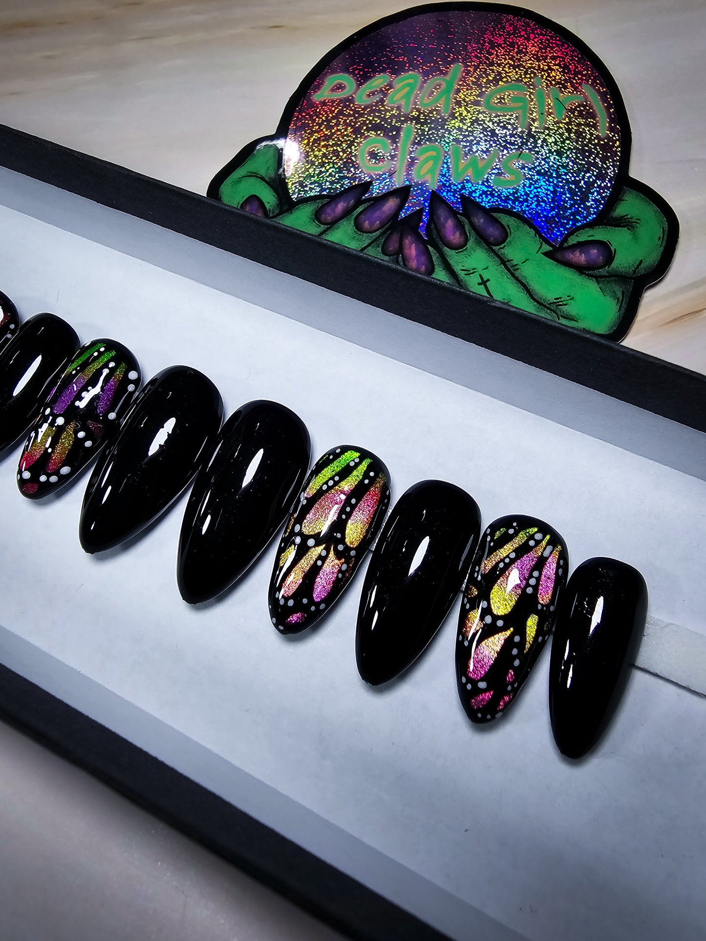 Mariposa Press on Nail Set