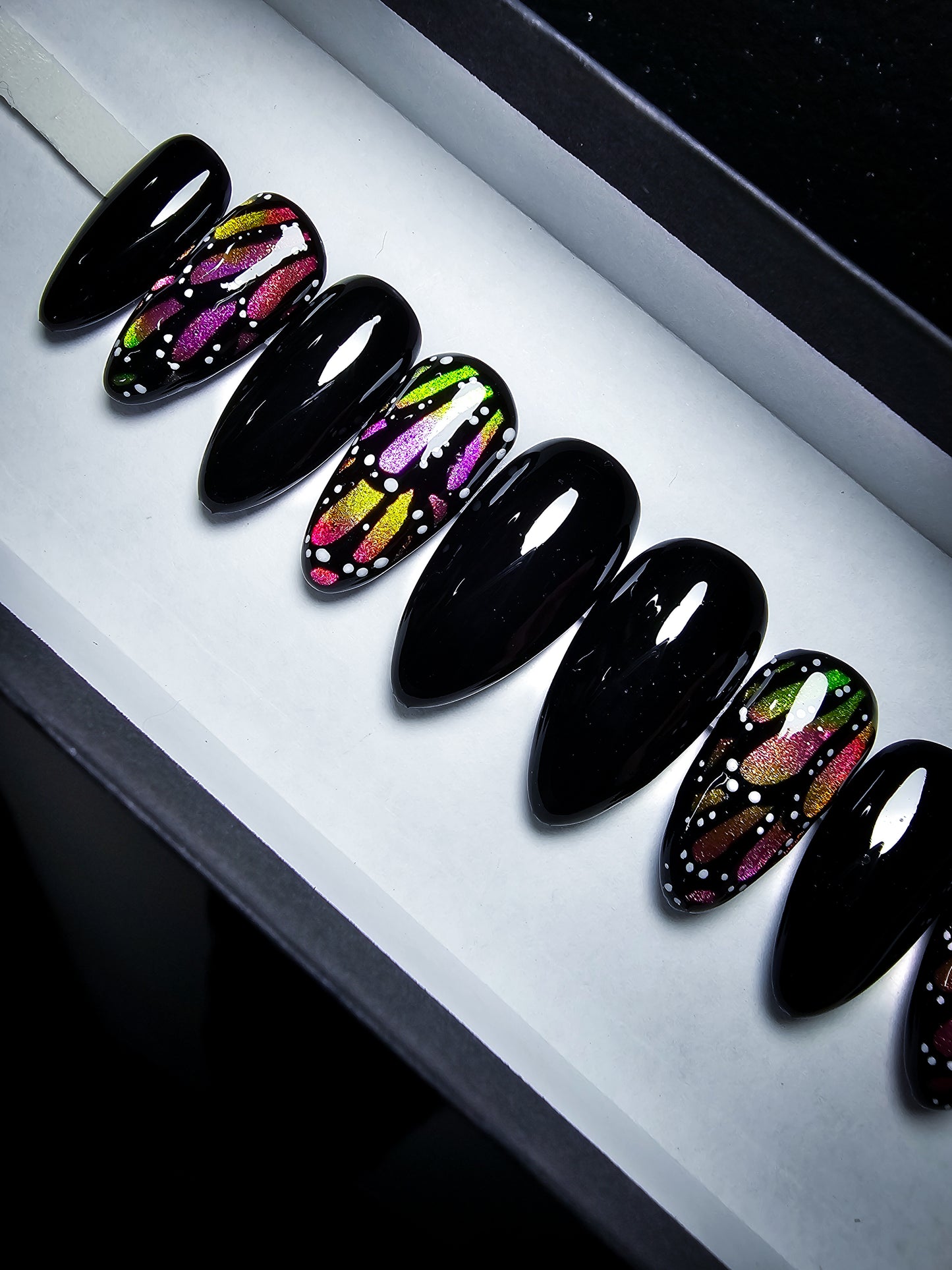 Mariposa Press on Nail Set