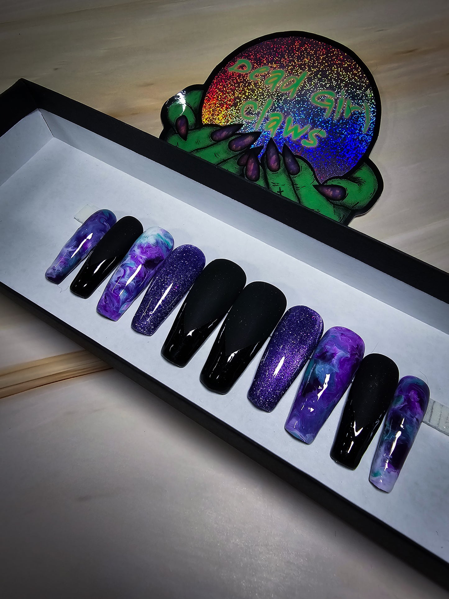 Alluring Press on Nail Set
