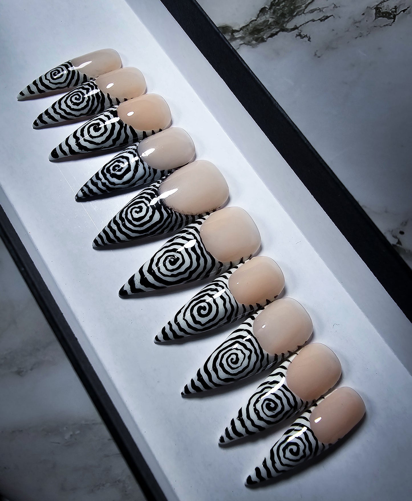 Twisted (Glow in The Dark) Press on Nail Set