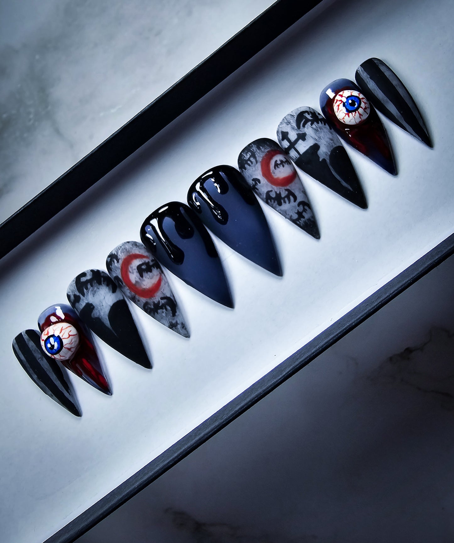 Eye on You Press on Nail Set