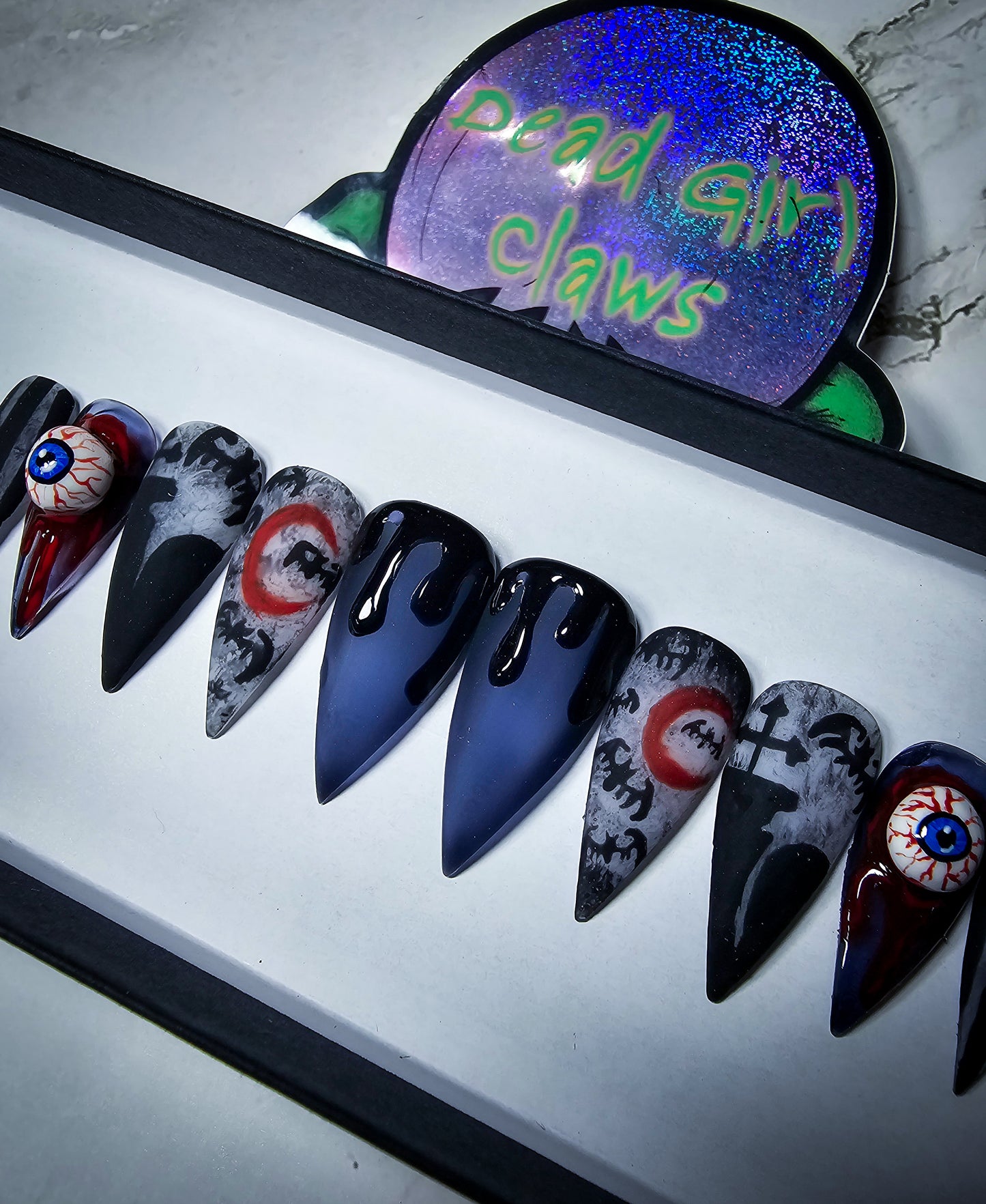 Eye on You Press on Nail Set