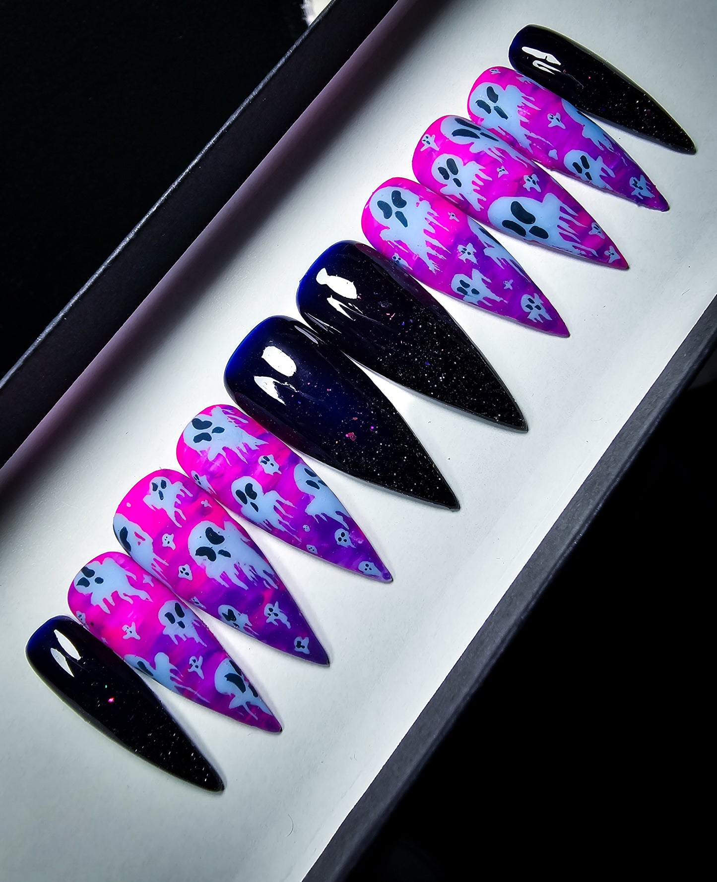 Ghostly Greetings Press on Nail Set