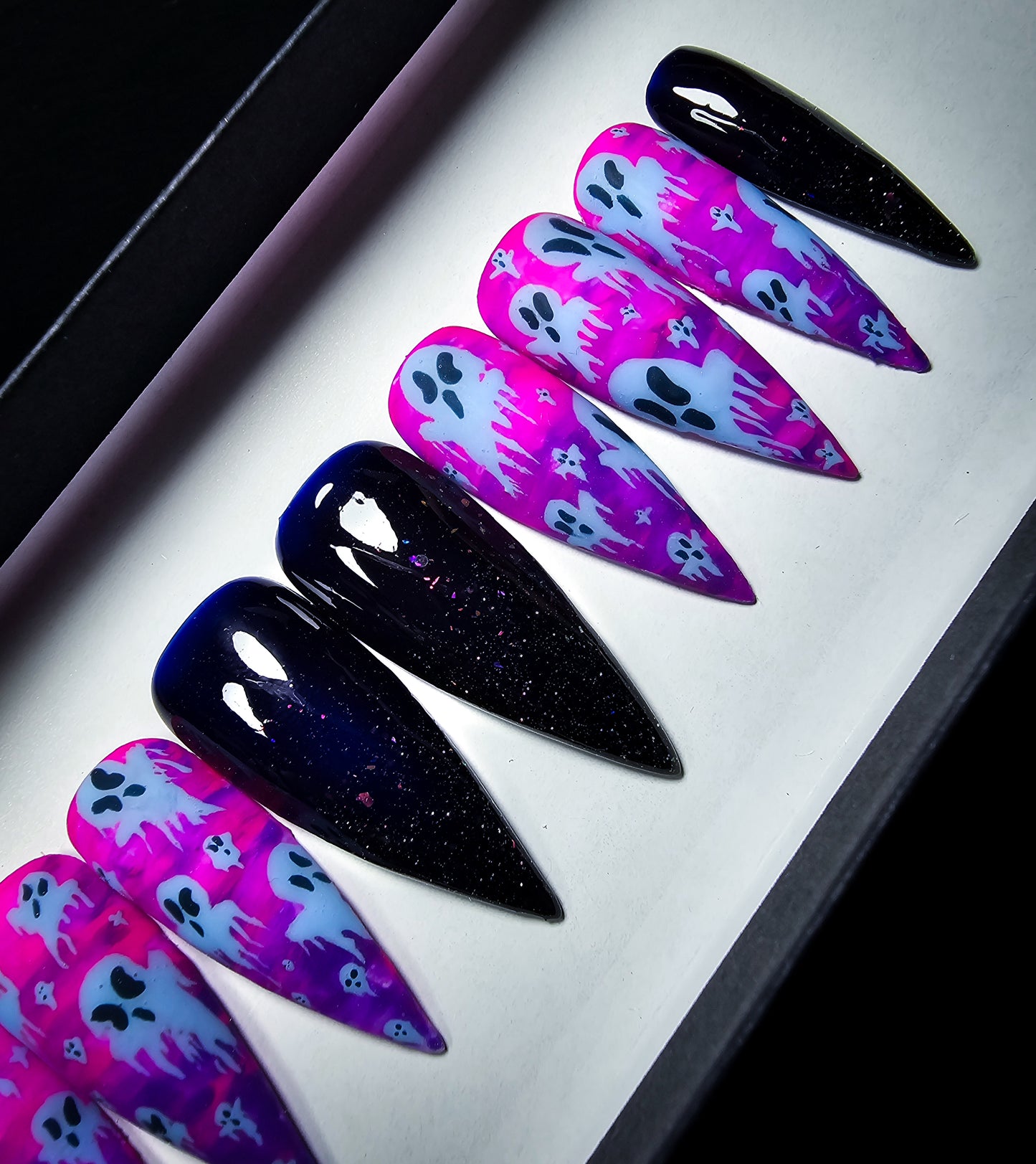 Ghostly Greetings Press on Nail Set