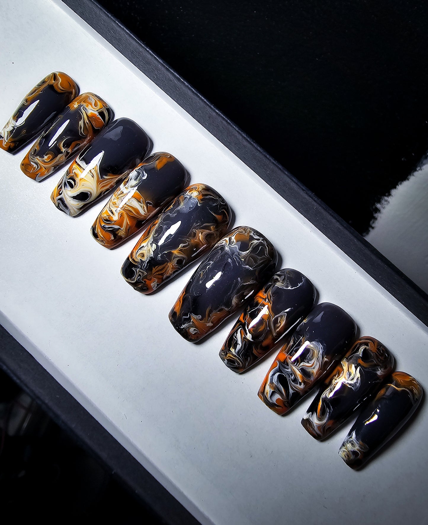 Whispers in the Dark (Thermal) Press on Nail Set