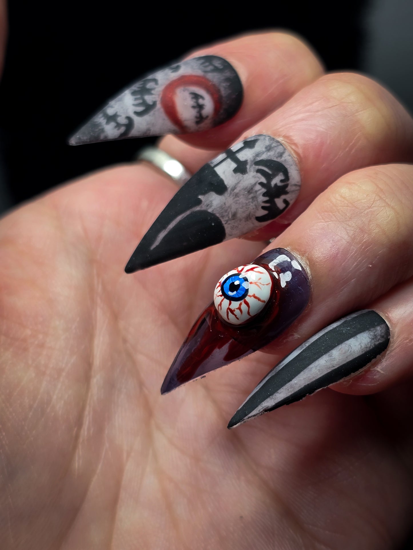 Eye on You Press on Nail Set