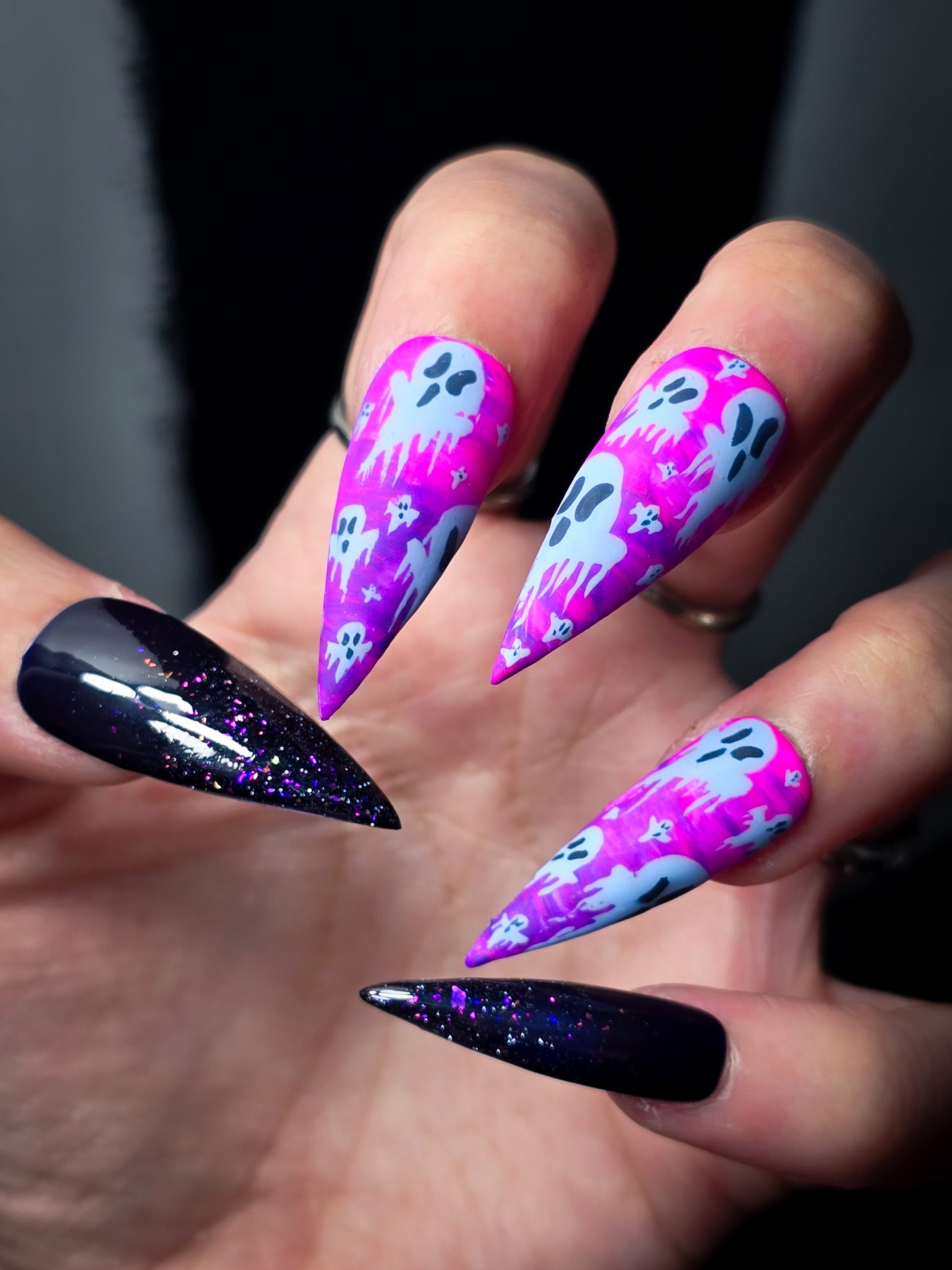Ghostly Greetings Press on Nail Set