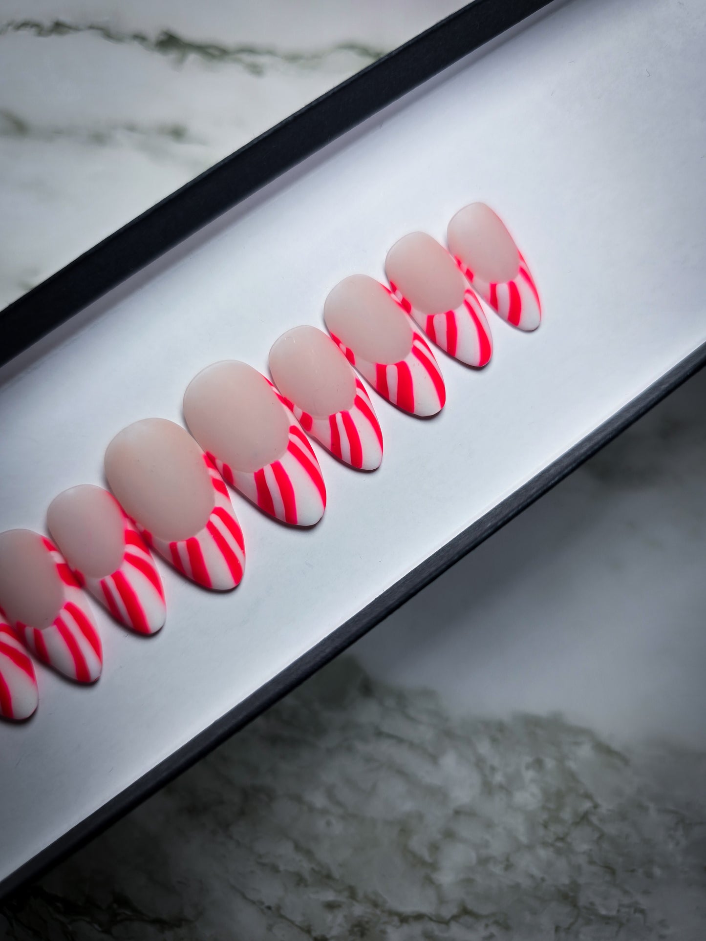 Peppermint Glow Press on Nails (glow in the dark)
