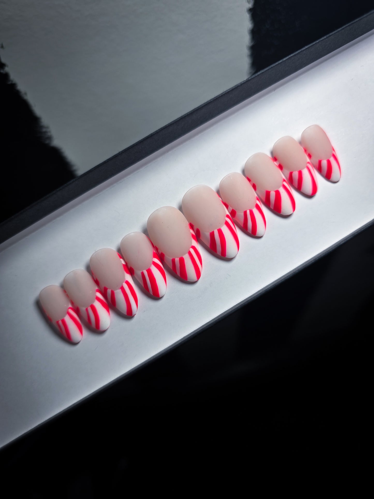 Peppermint Glow Press on Nails (glow in the dark)