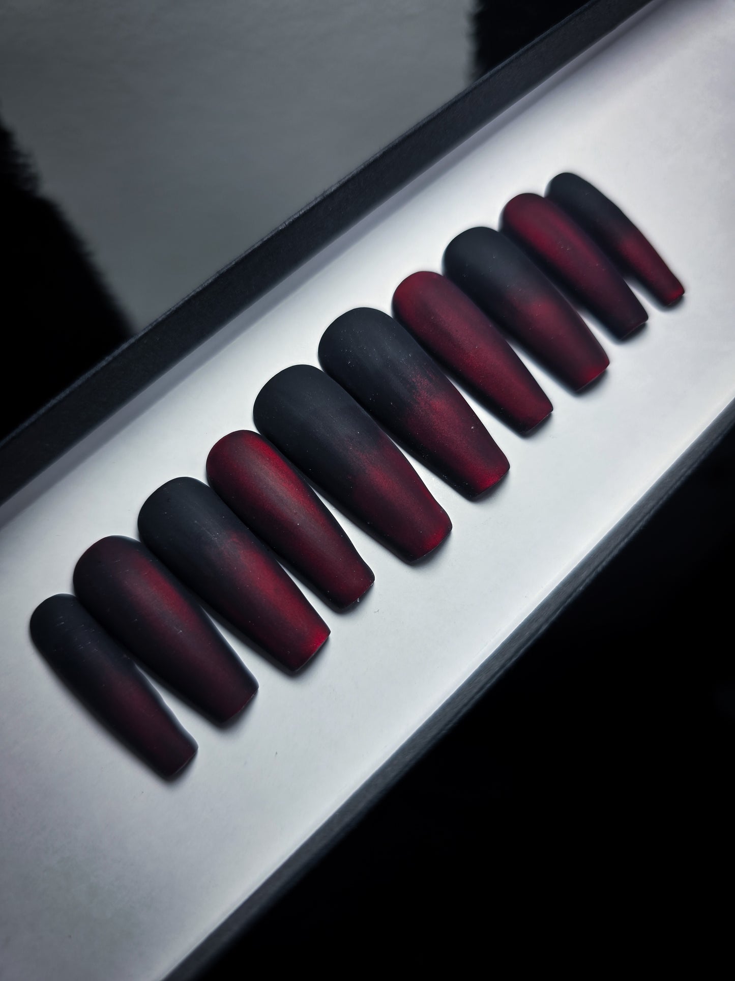 LUST Press on Nail Set