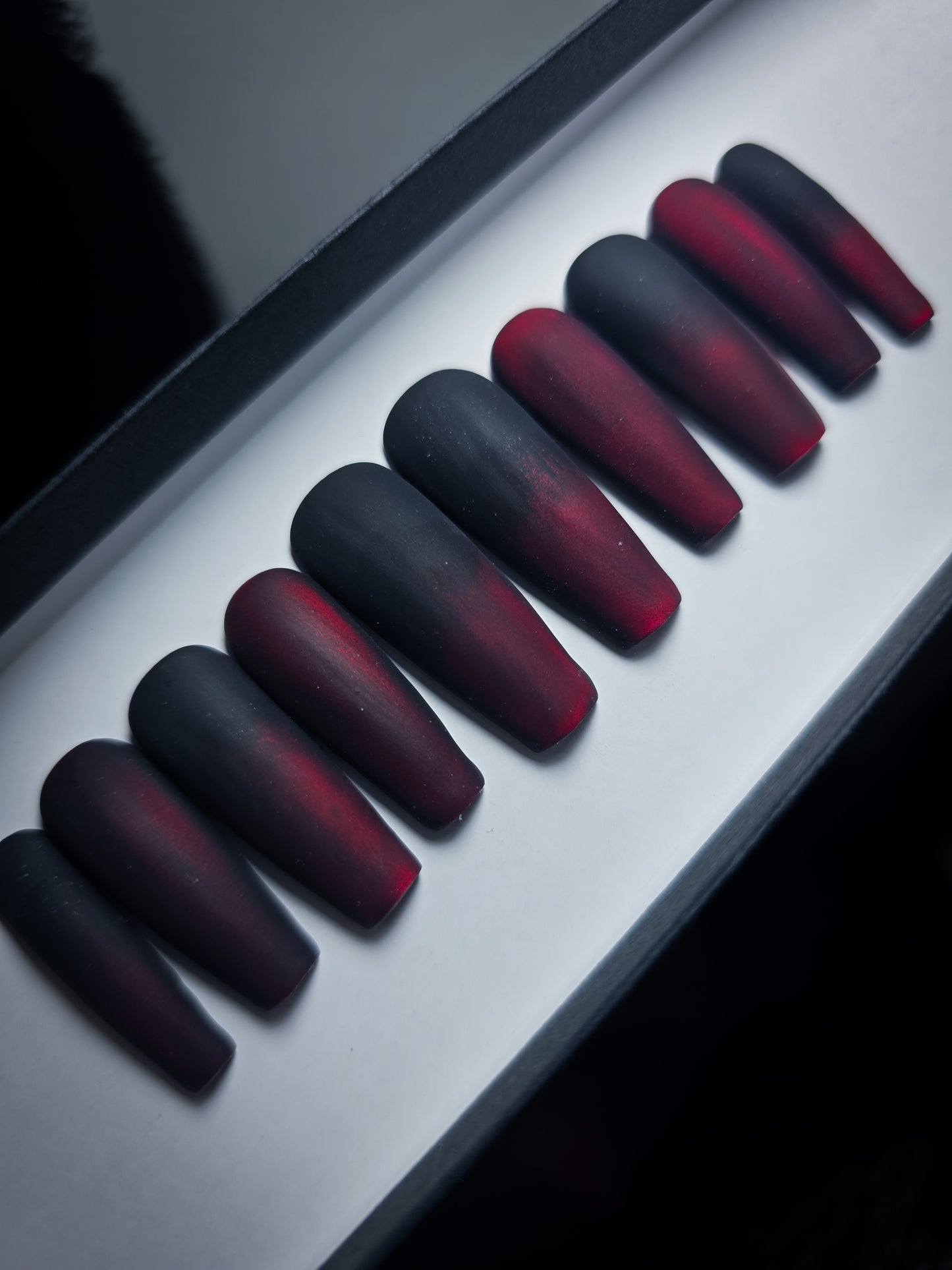 LUST Press on Nail Set