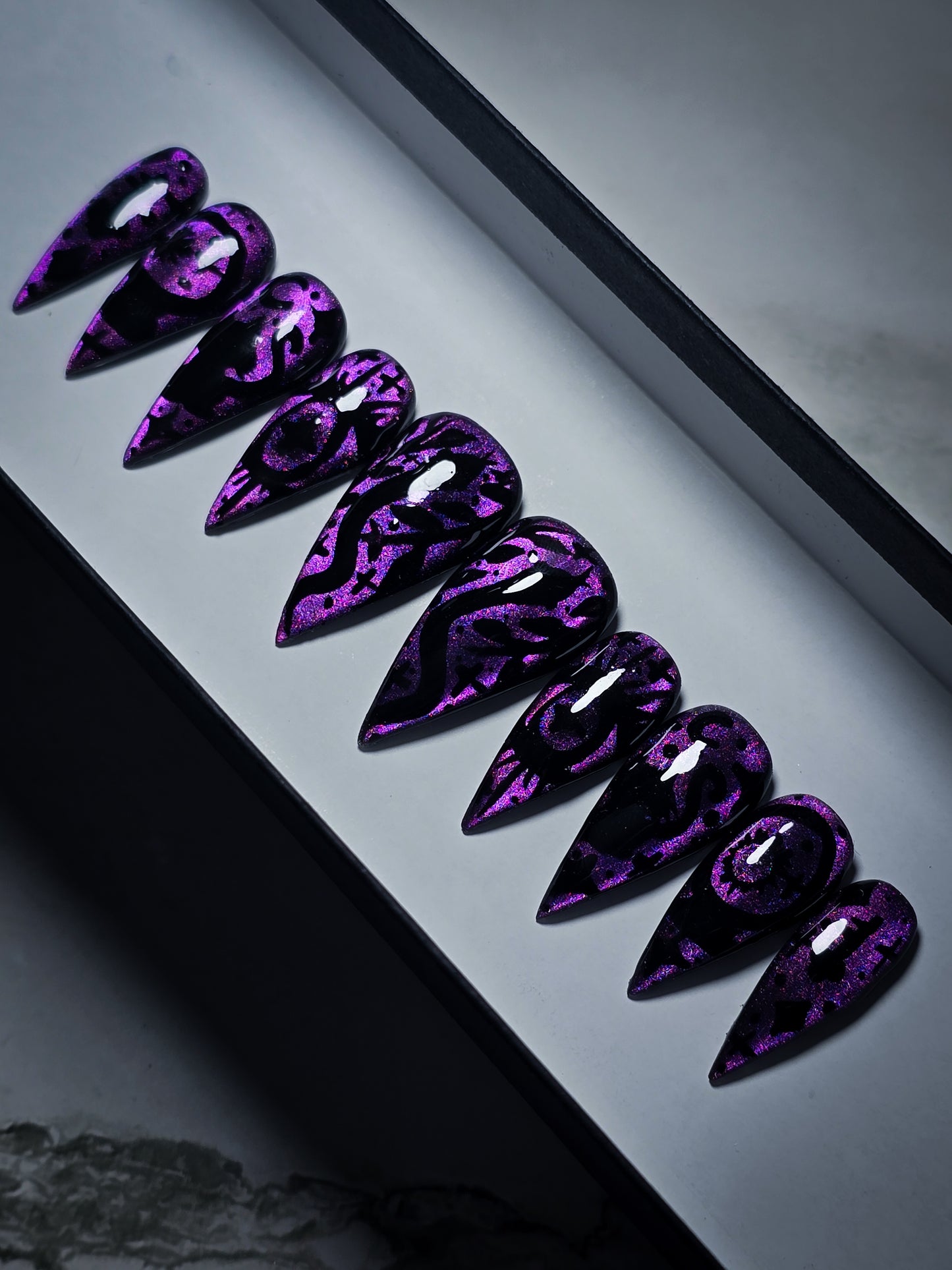 Coven Press on Nail Set