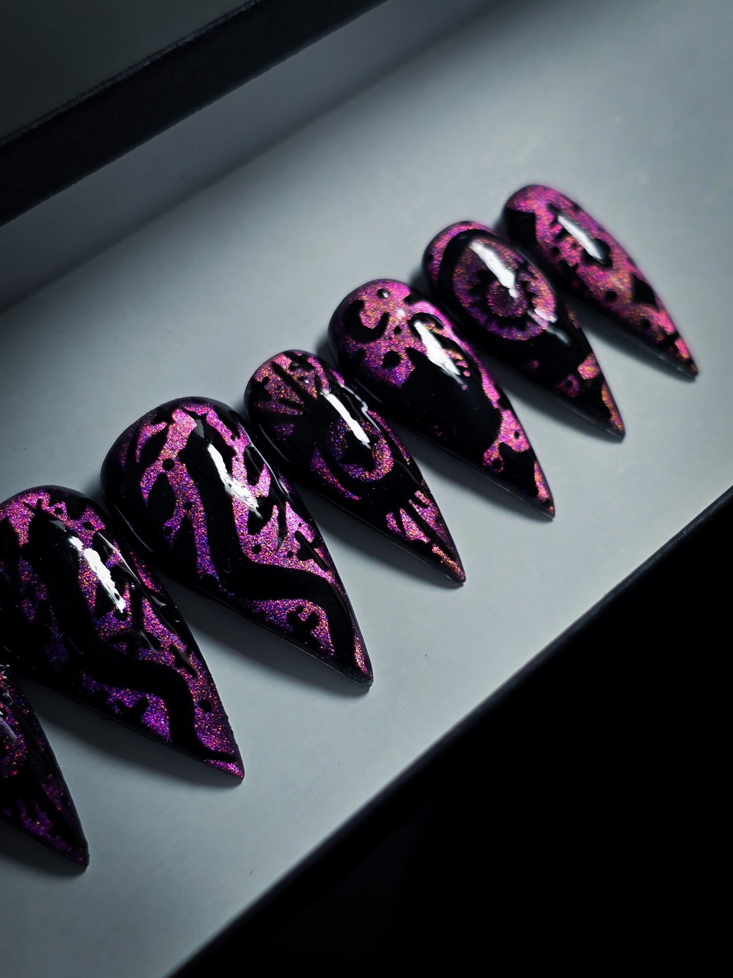 Coven Press on Nail Set