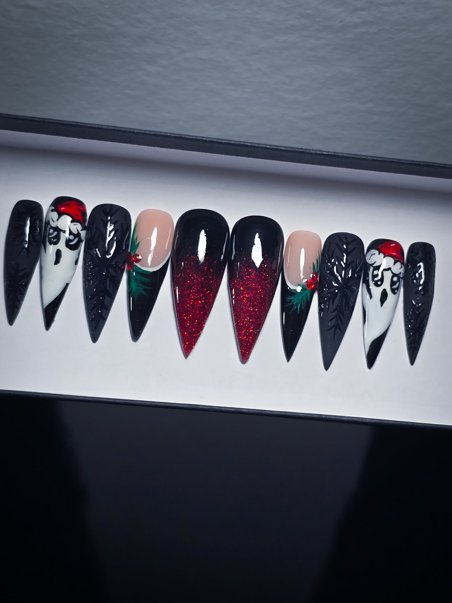 Ghostmas Press on Nail set