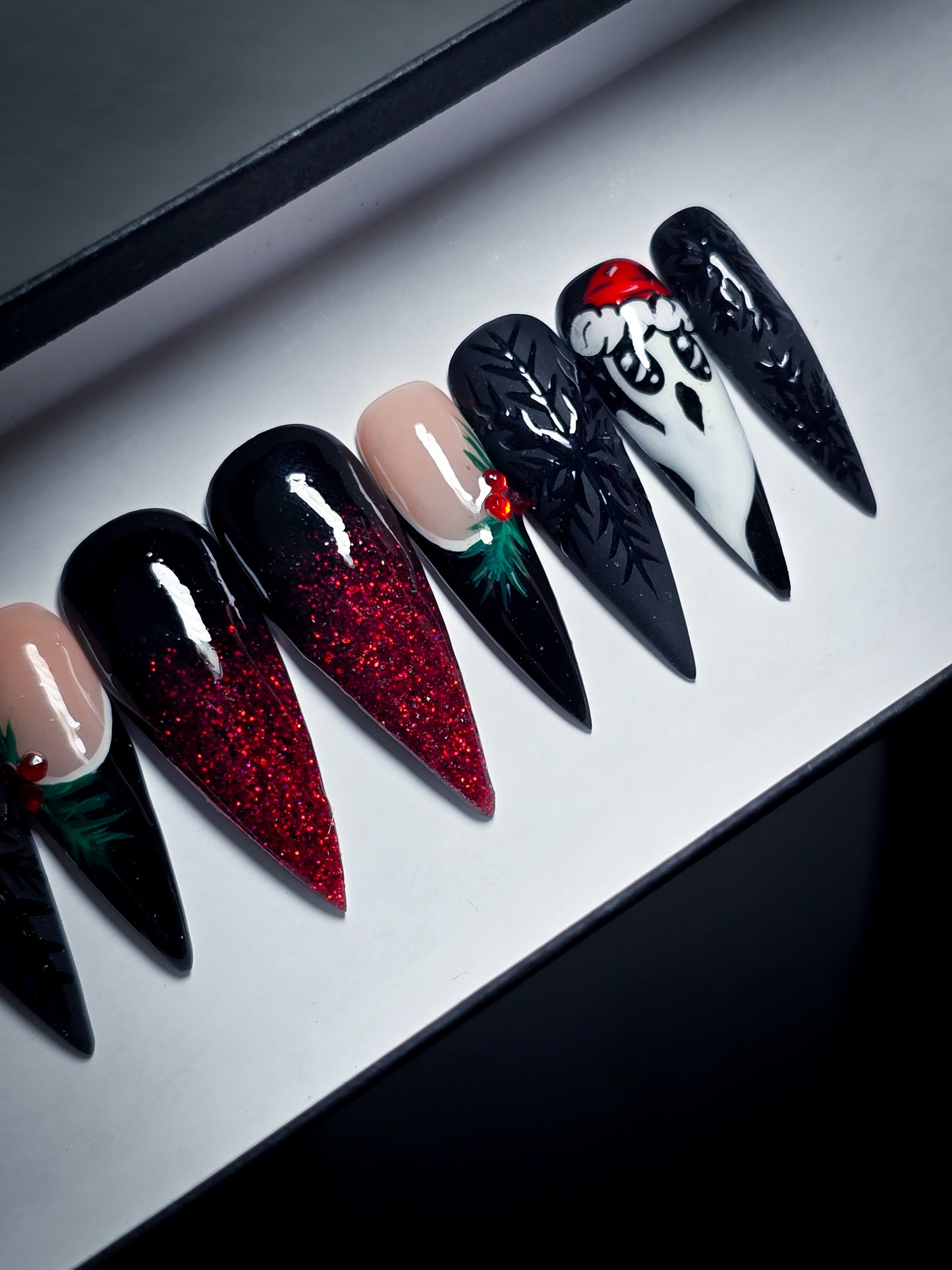 Ghostmas Press on Nail set