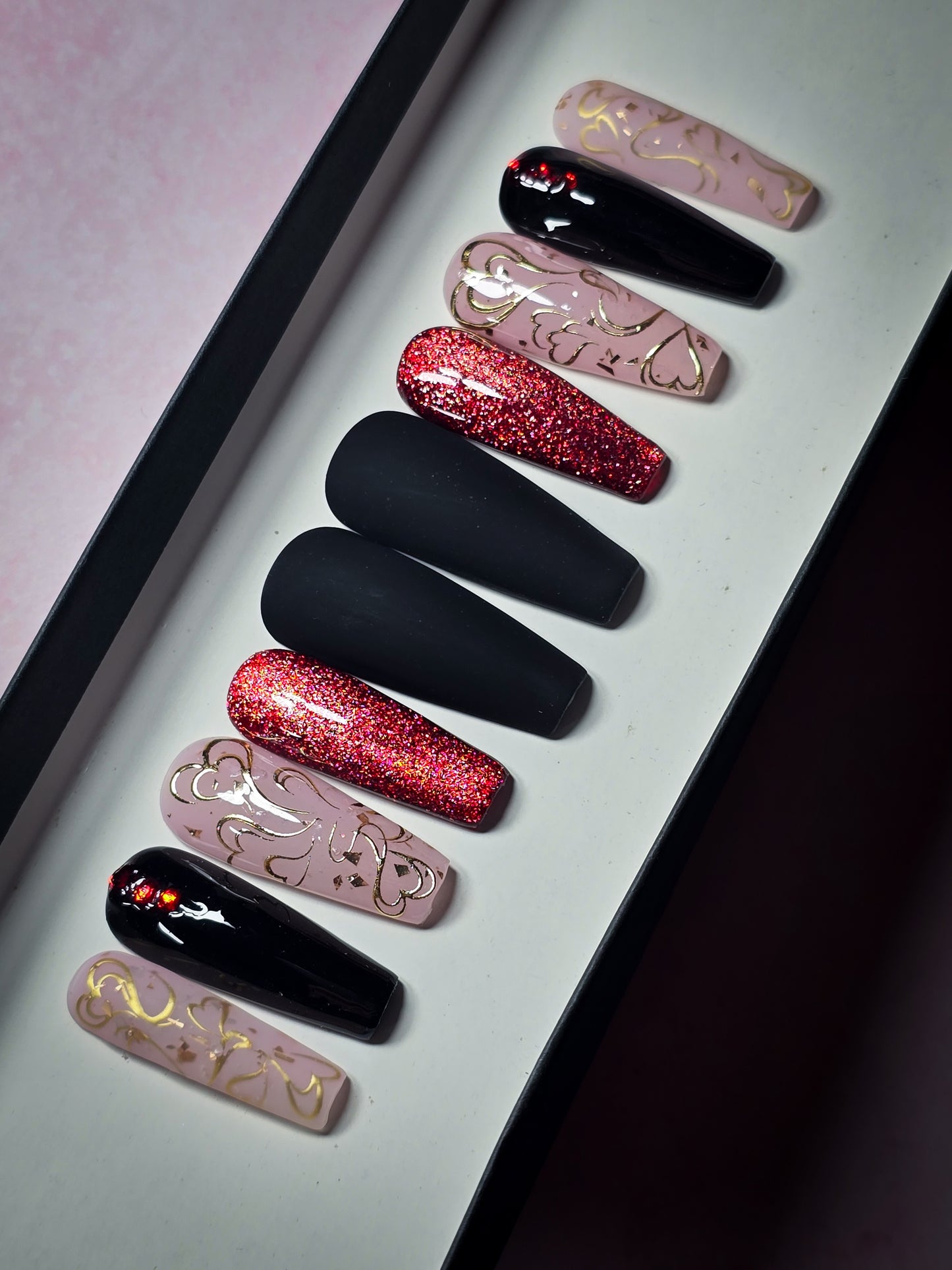 Smooches Press on Nail Set