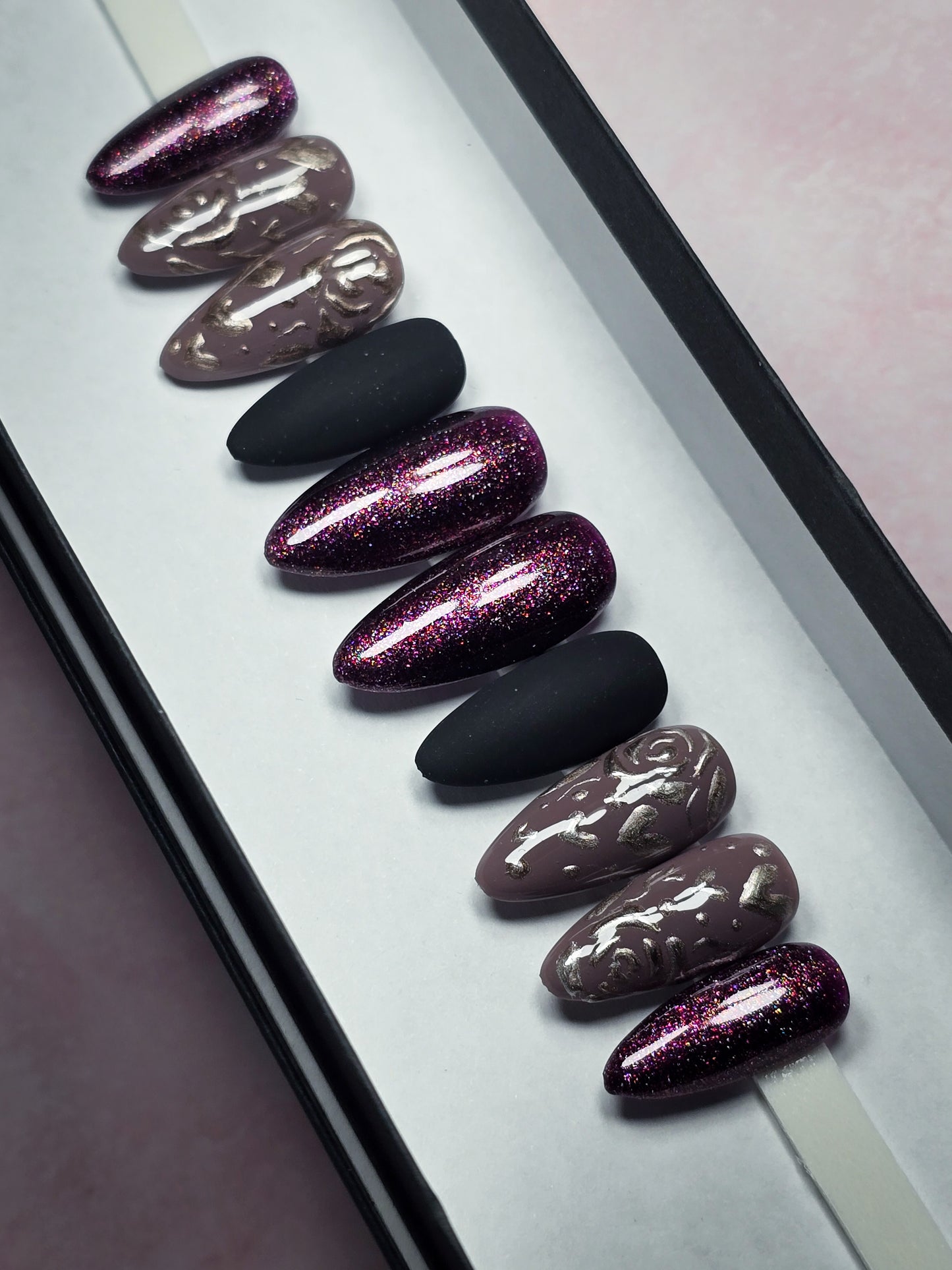 Dark Romance Press on Nail Set
