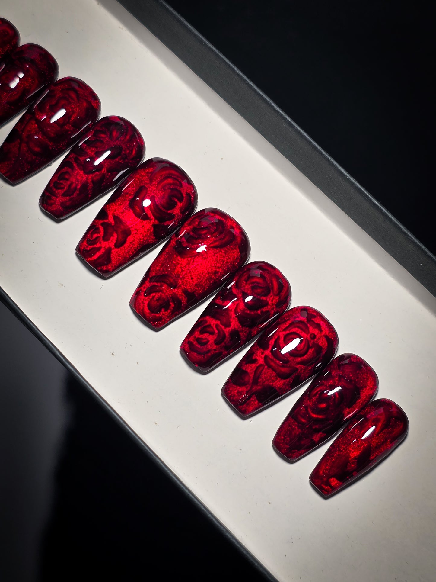 Hidden Rose Press on Nail Set