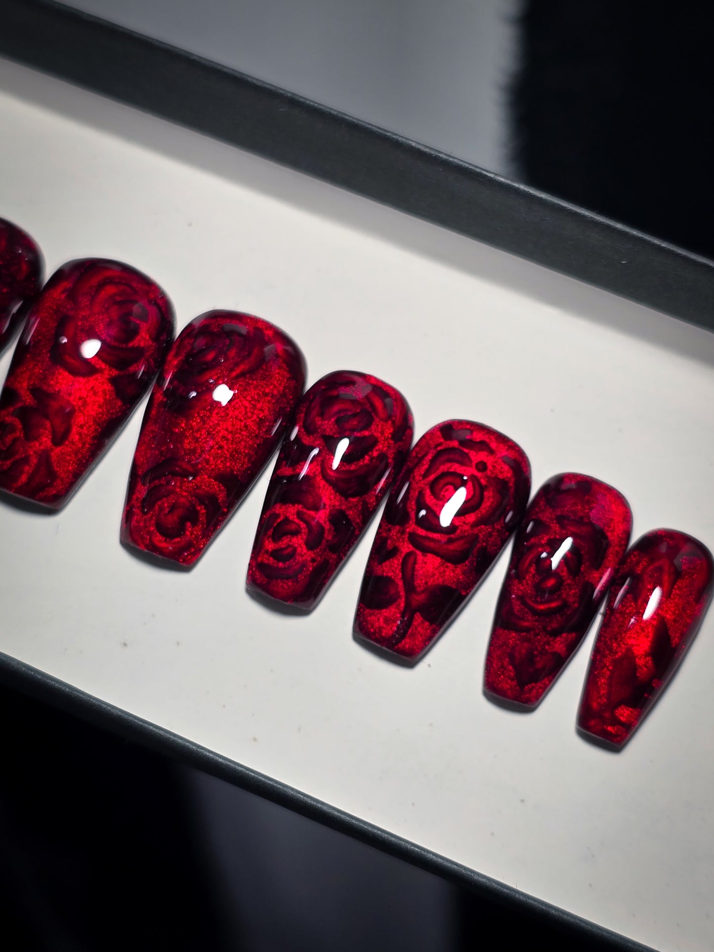 Hidden Rose Press on Nail Set