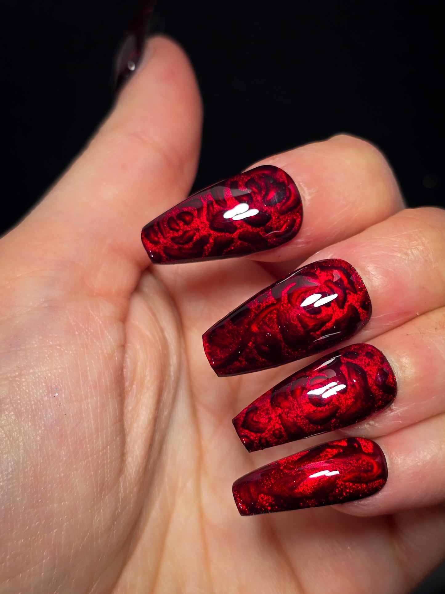 Hidden Rose Press on Nail Set