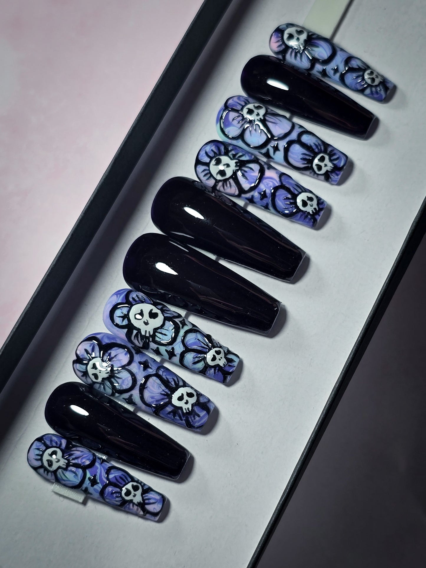 Gloom Petal (thermal) Press on Nail Set