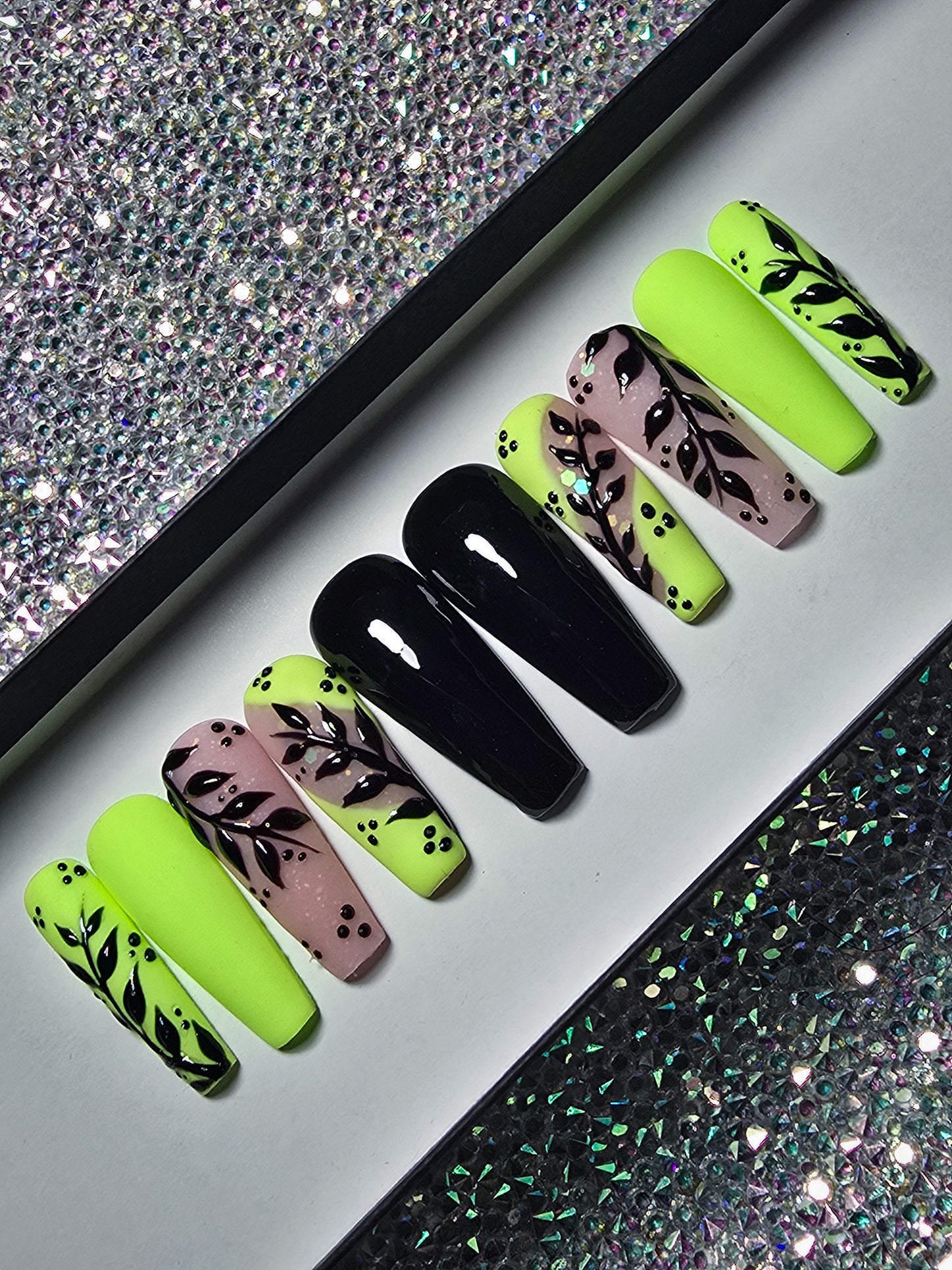 Vibrant Shadows Press on Nail Set