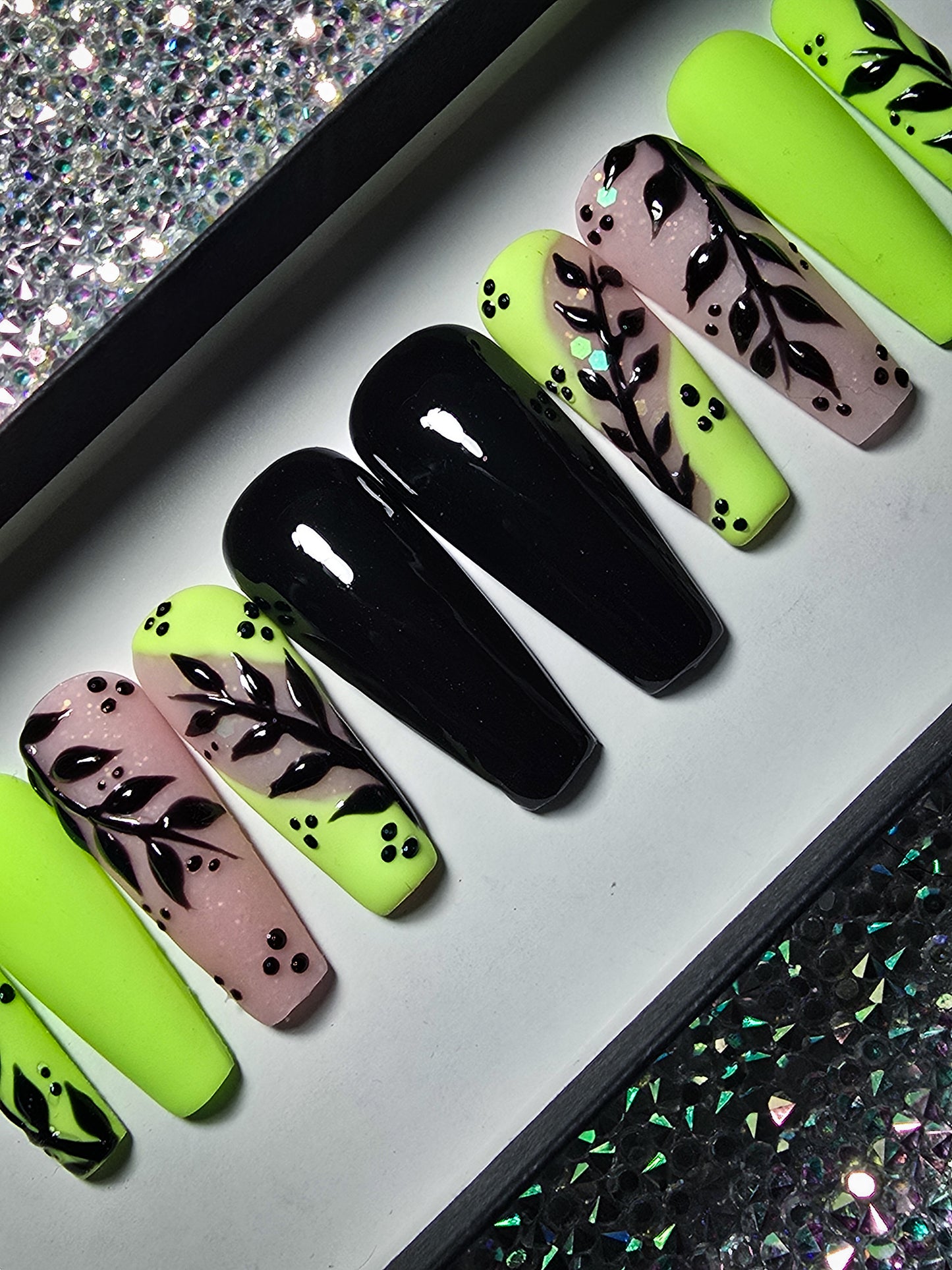 Vibrant Shadows Press on Nail Set