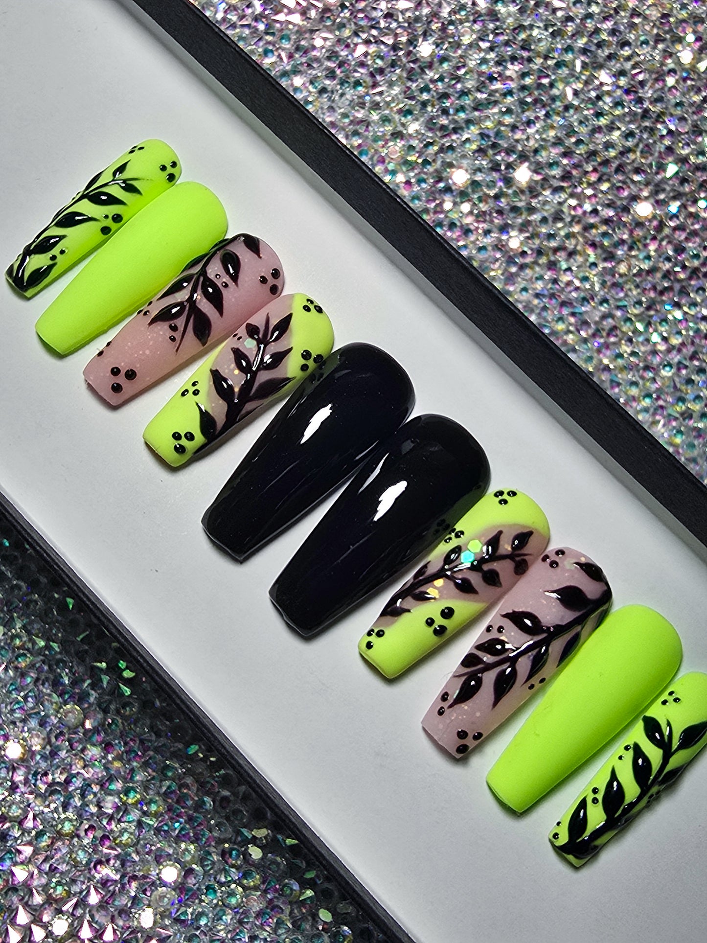 Vibrant Shadows Press on Nail Set