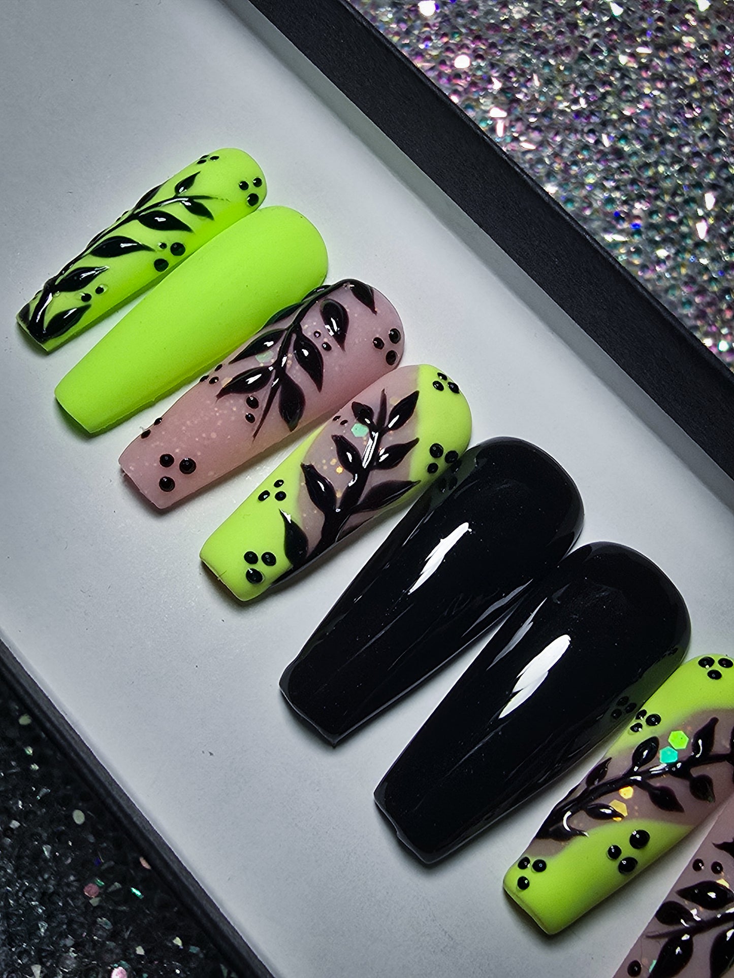 Vibrant Shadows Press on Nail Set
