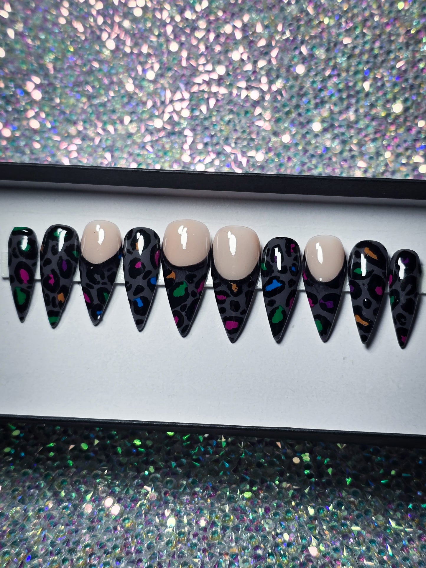 Rainbow Roar Press on Nail Set (Thermal Reactive)