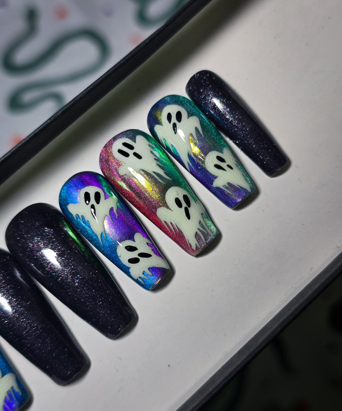 Phantom Shift Press on Nail Set (Glow in the Dark)