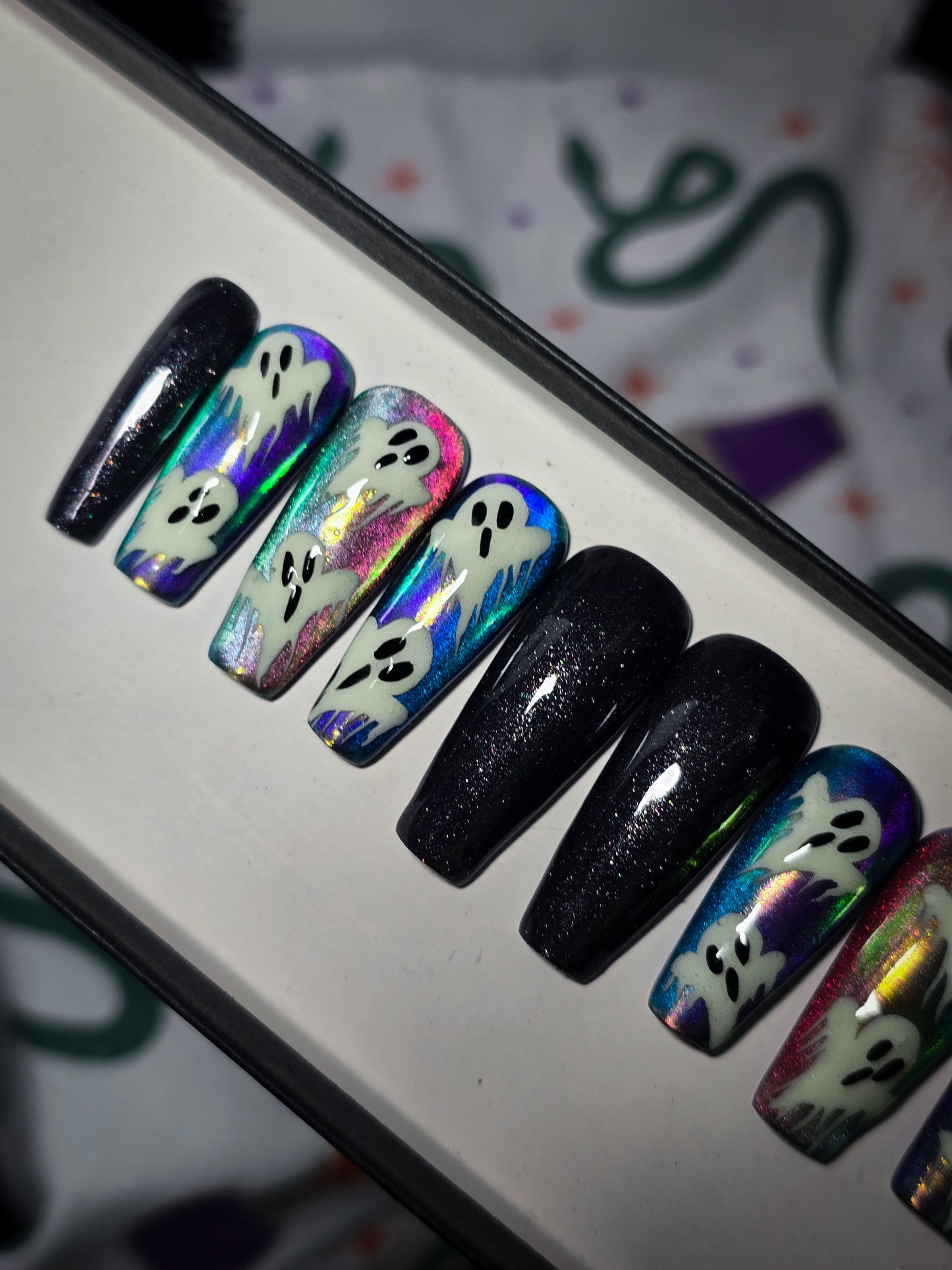 Phantom Shift Press on Nail Set (Glow in the Dark)