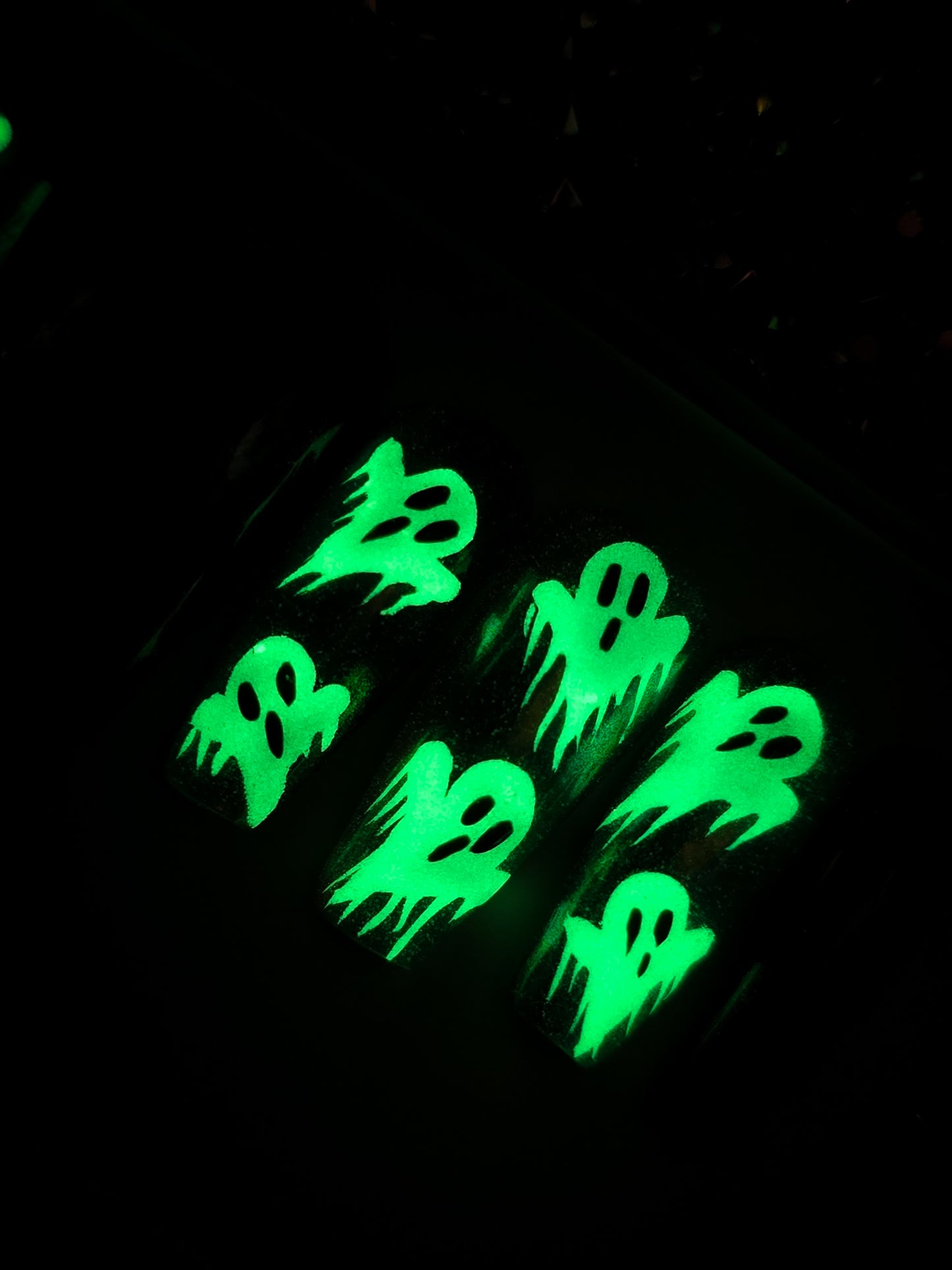 Phantom Shift Press on Nail Set (Glow in the Dark)