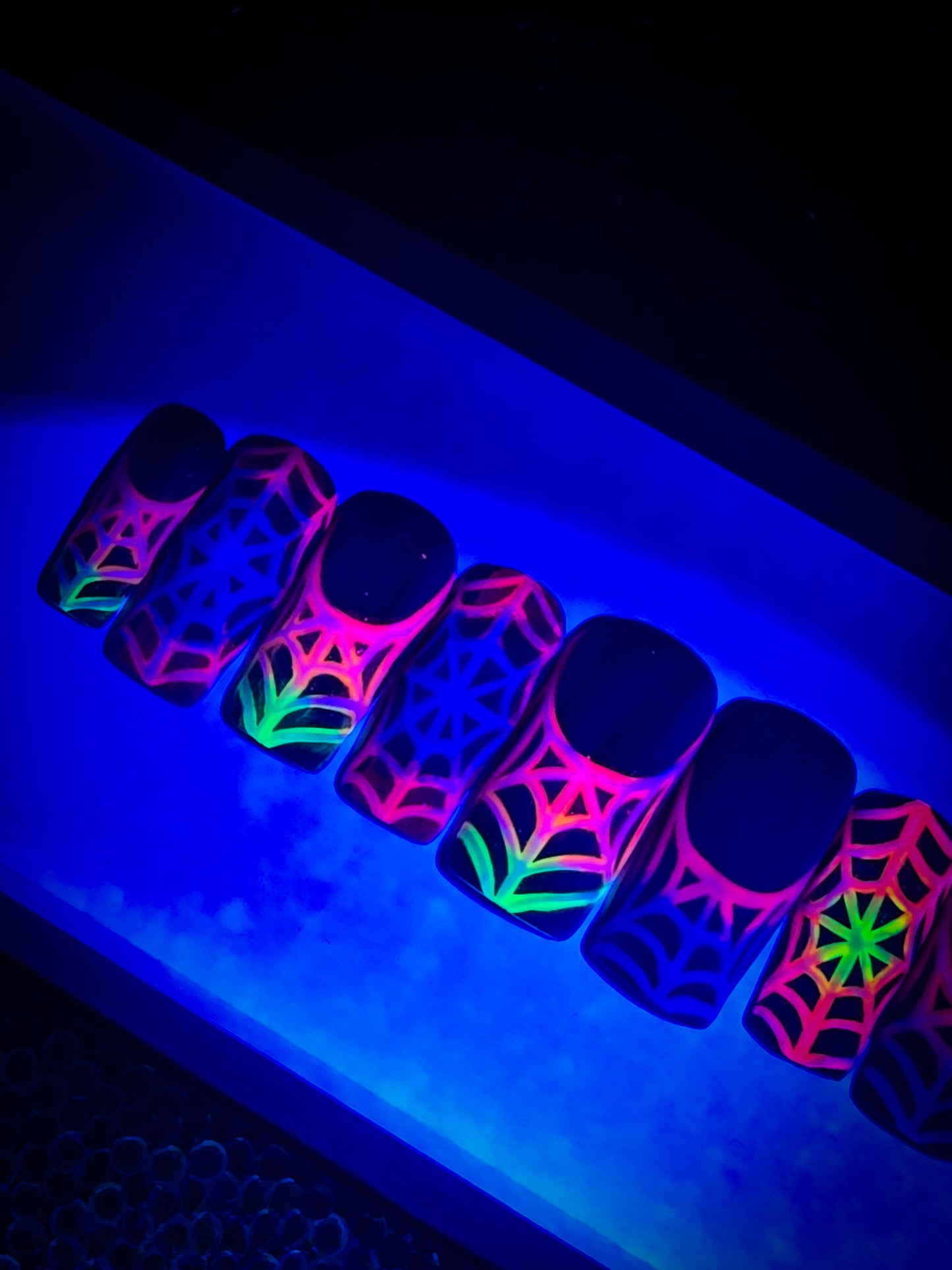 Shadow Weaver Press on Nail Set