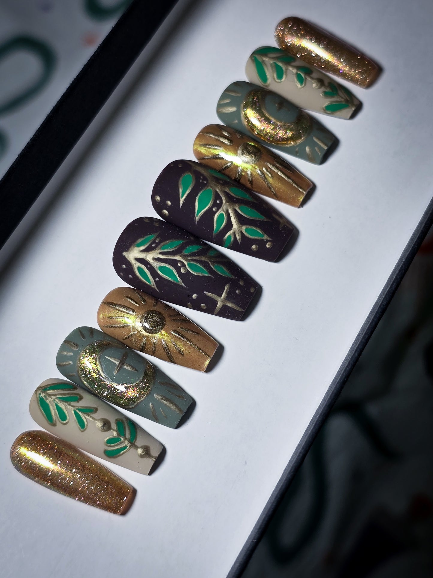 Mystic Foliage Press on Nail Set