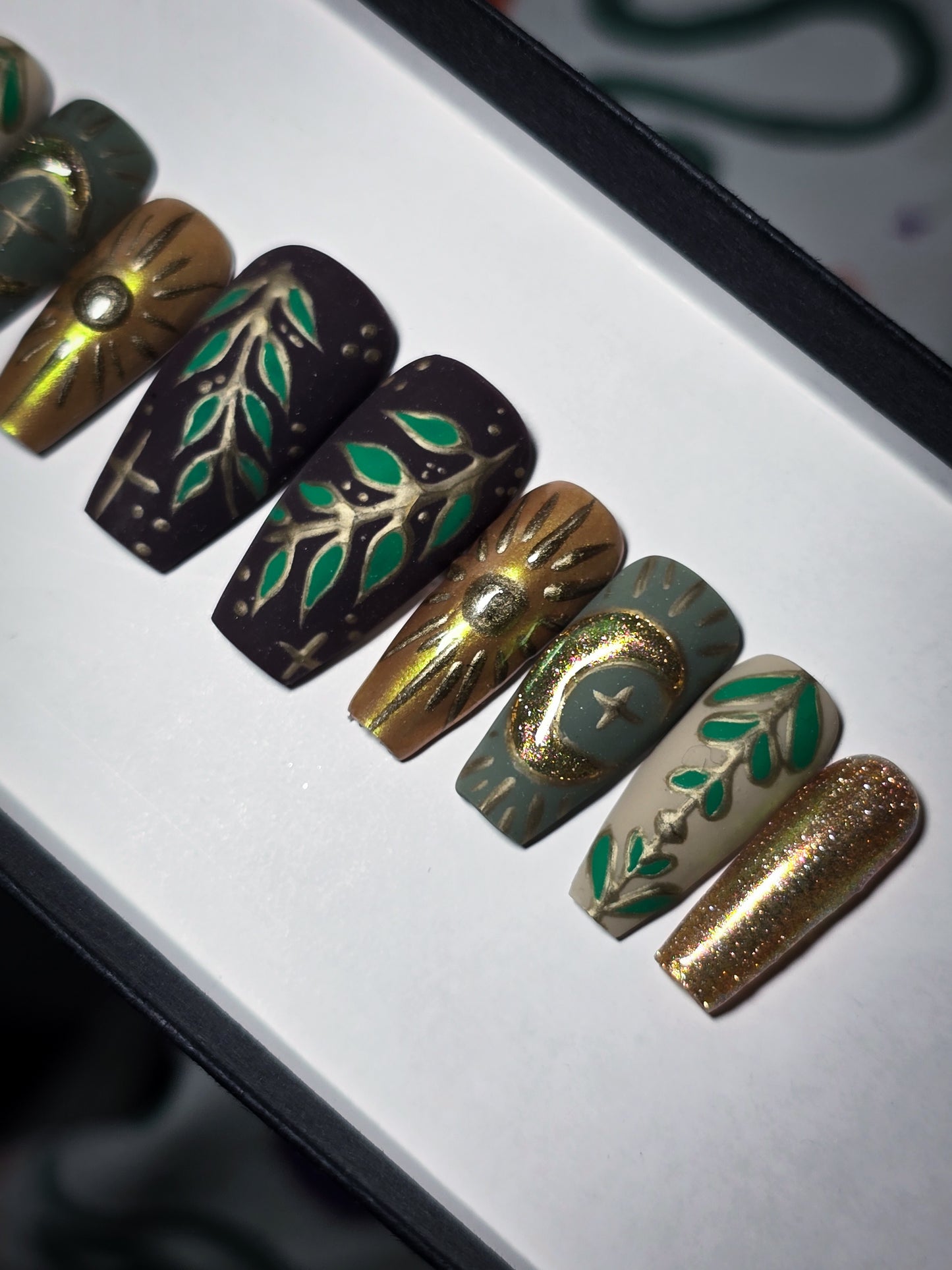Mystic Foliage Press on Nail Set