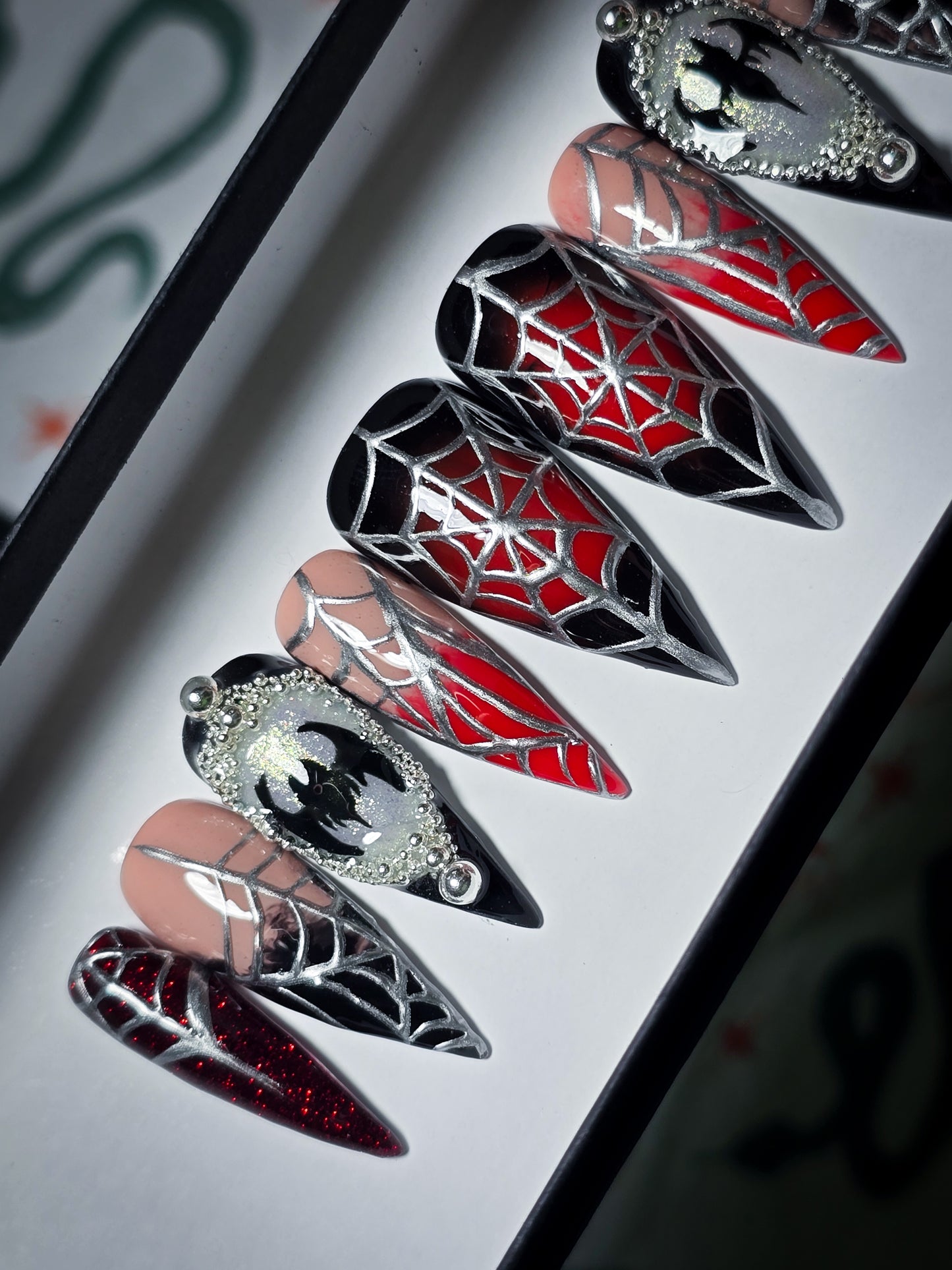 Dark Allure Press on Nail Set