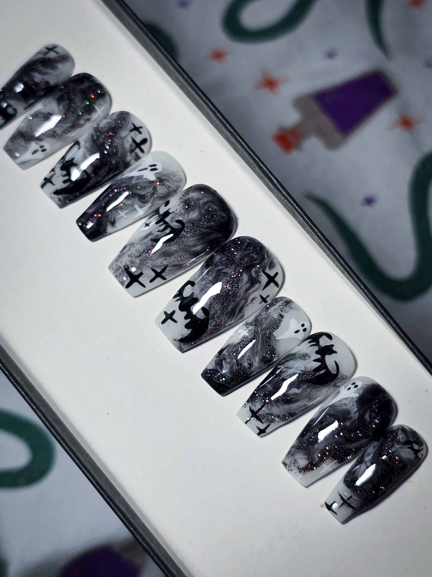 Graveyard Smoke Press on Nail Set