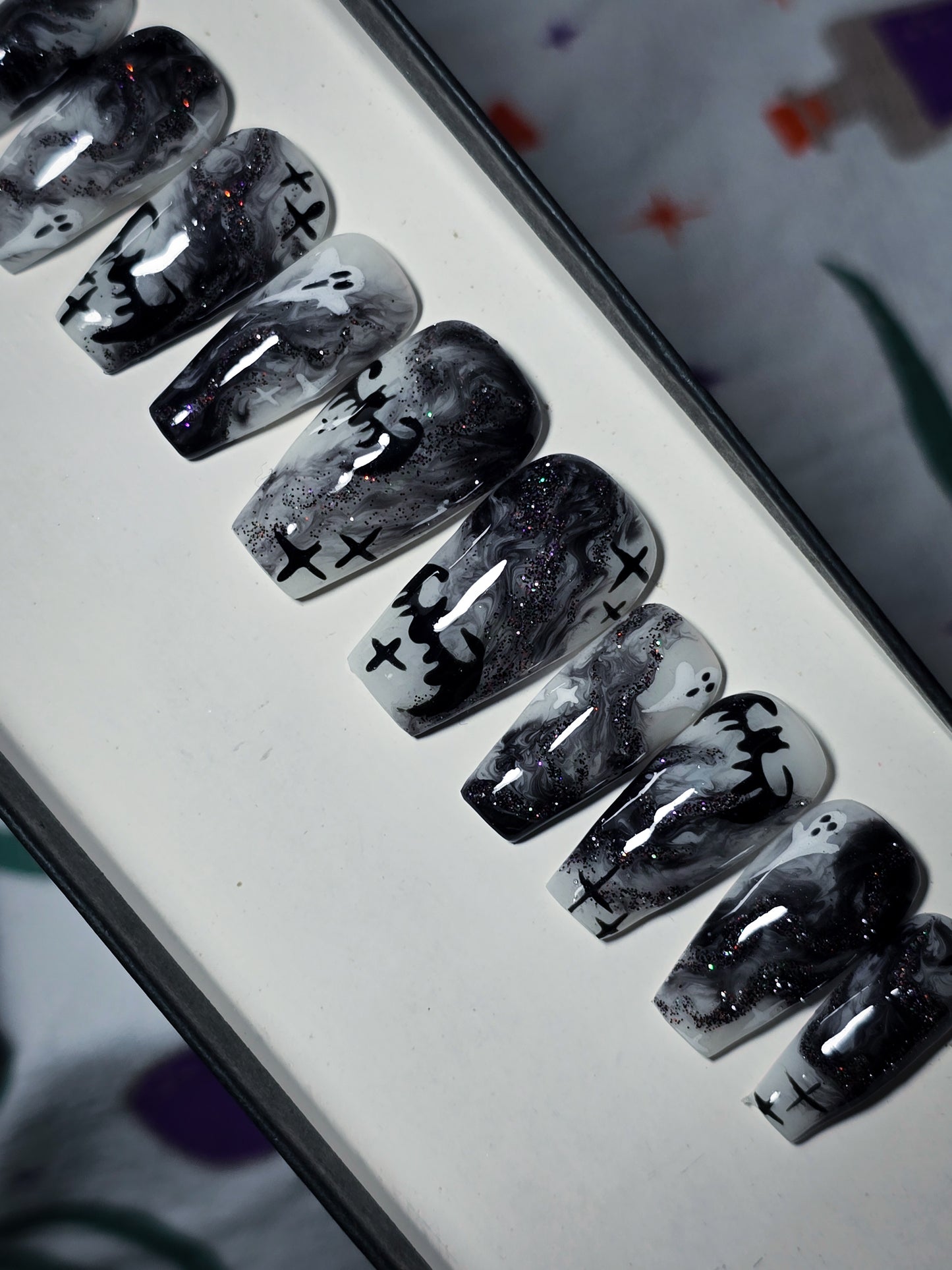 Graveyard Smoke Press on Nail Set