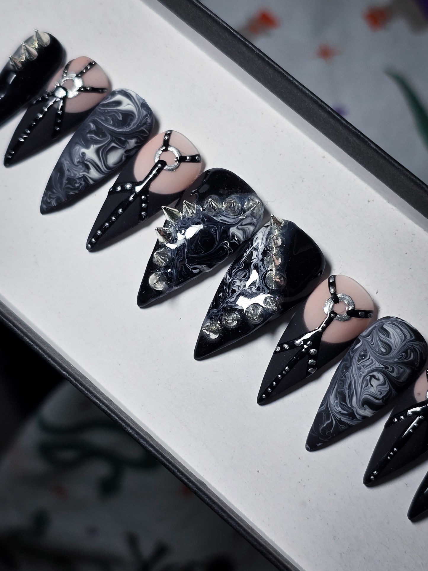 Bound in Darkness Press on Nail Set