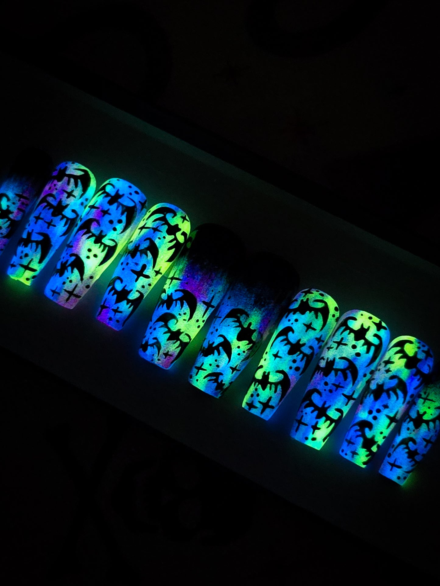 Luminous Wings Press on Nail Set (Glow in the Dark and Thermal)