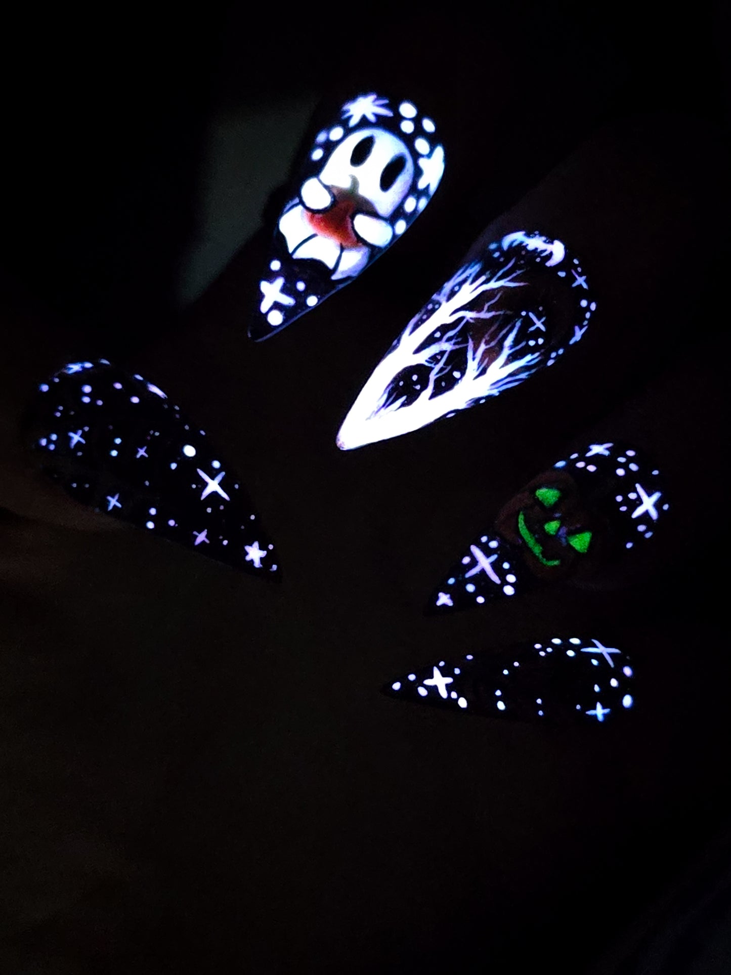 Dark Delites Press on Nail Set (Glow in the Dark)