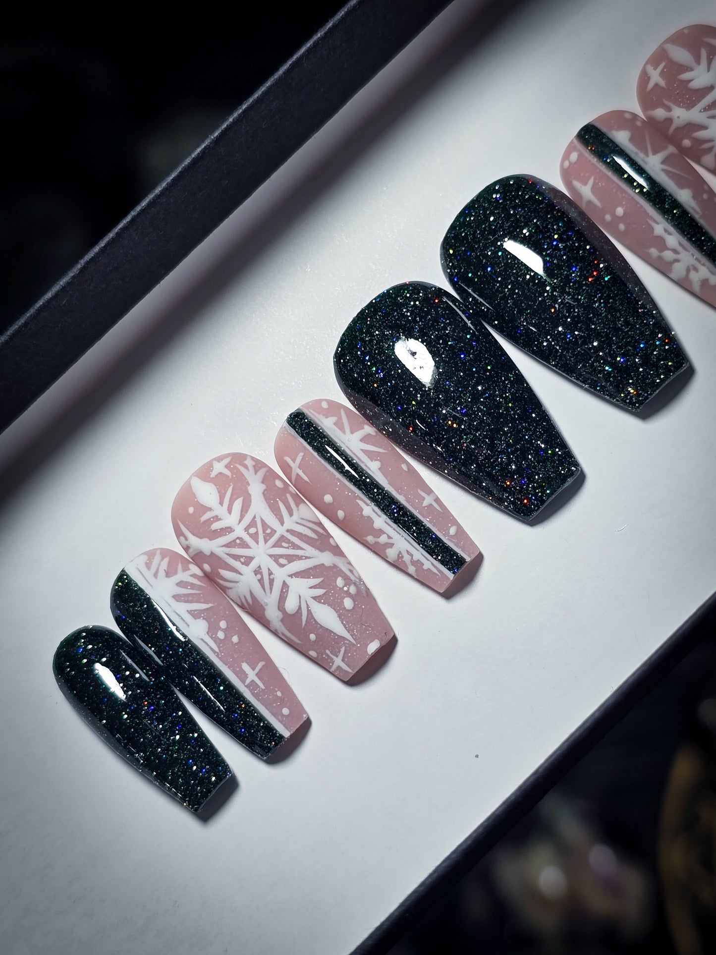 Glittering Frost Press on Nail Set