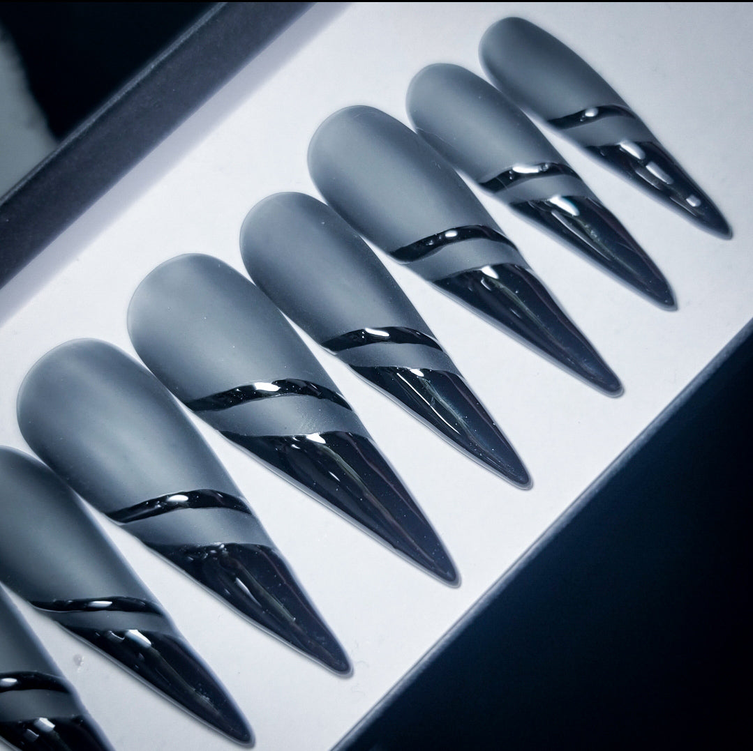 Knockout Press on Nails